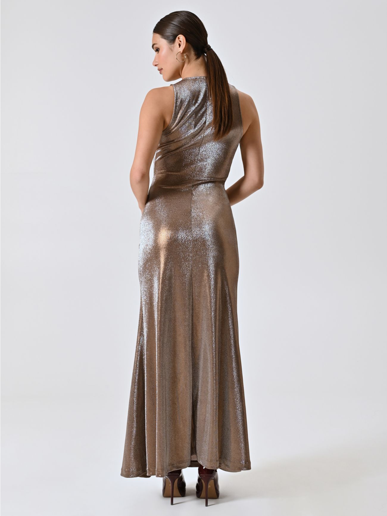 Langes Lurex-Kleid in Bronzebraun det_3