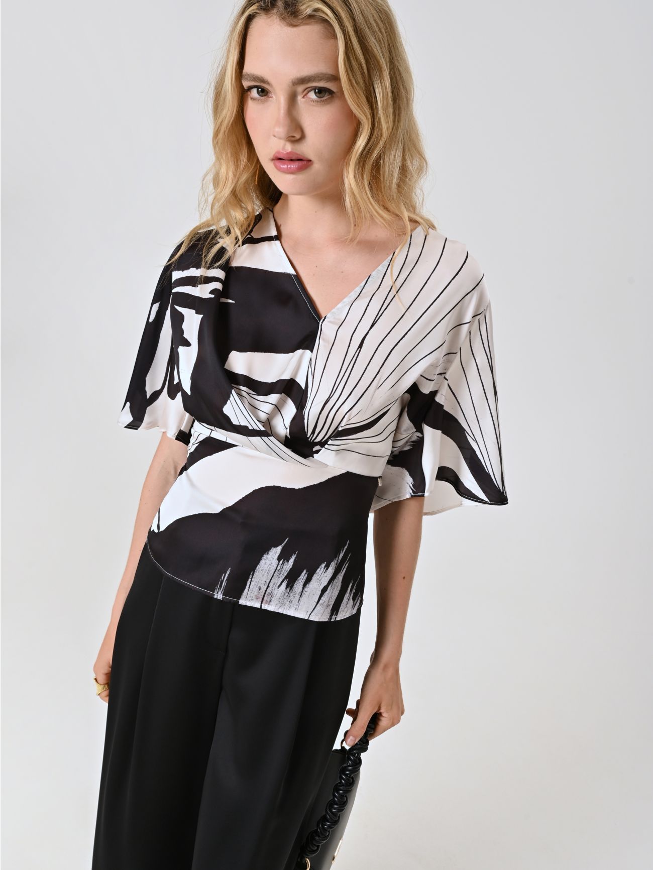 Bluse mit Muster in Schwarz & Weiß sp_e1