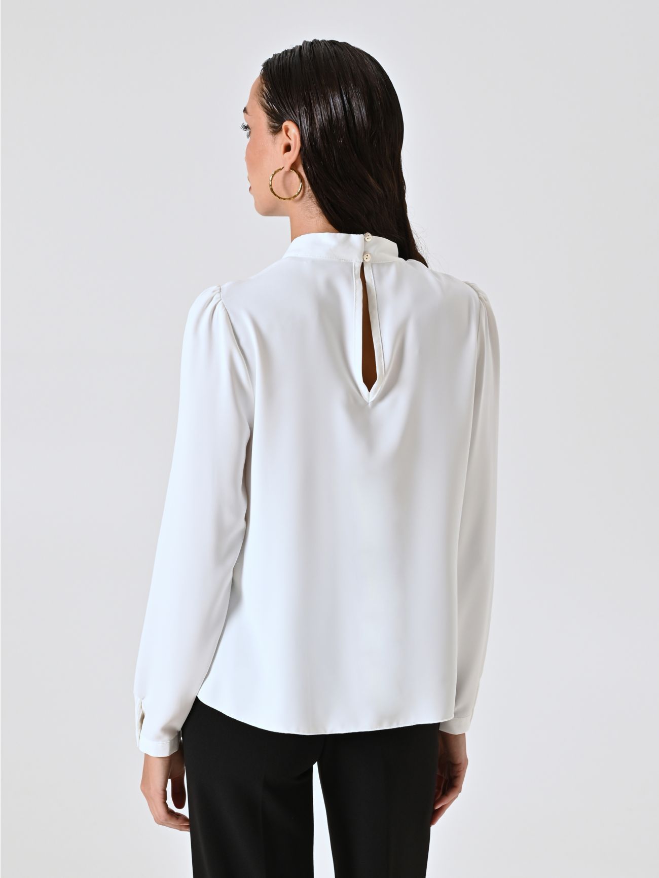 Blouse with Jewel Detail det_3