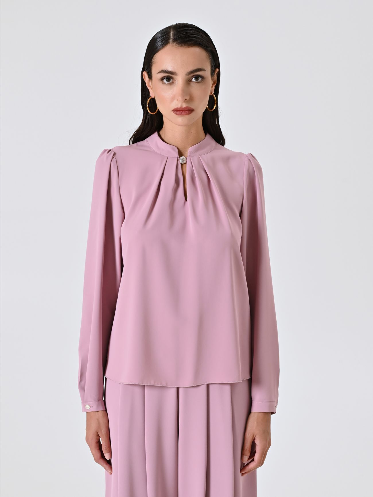 Bluse mit Schmuck-Detail det_2