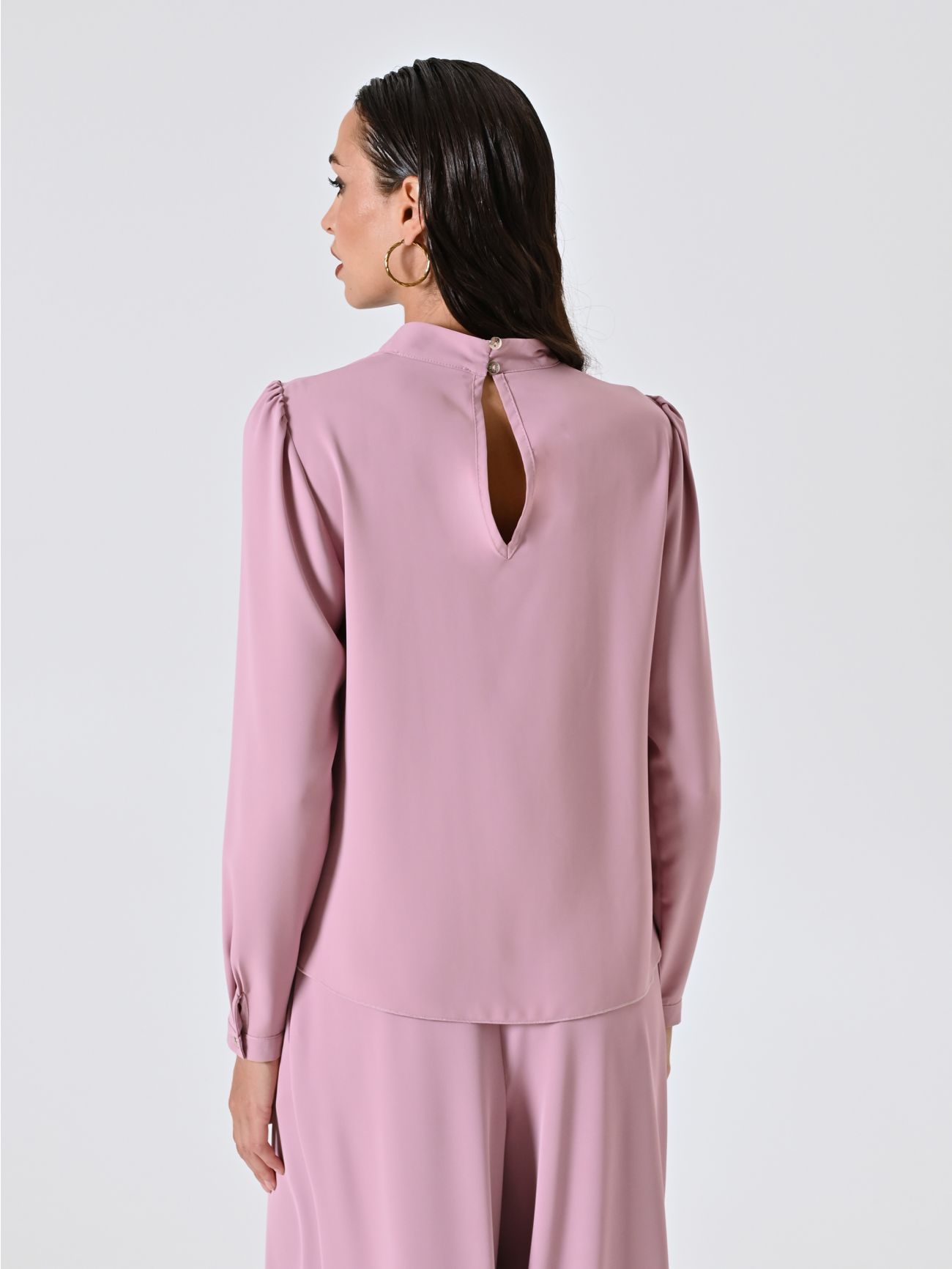 Bluse mit Schmuck-Detail det_3