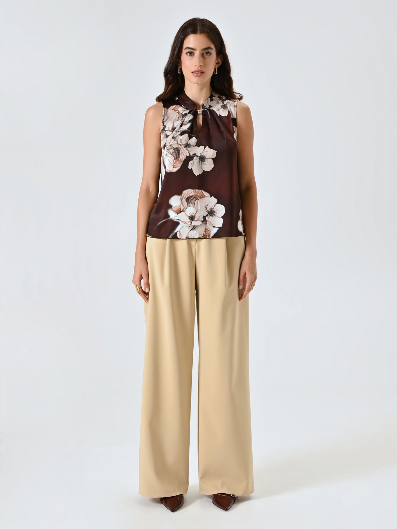 Top Marrone con Stampa Floreale det_1