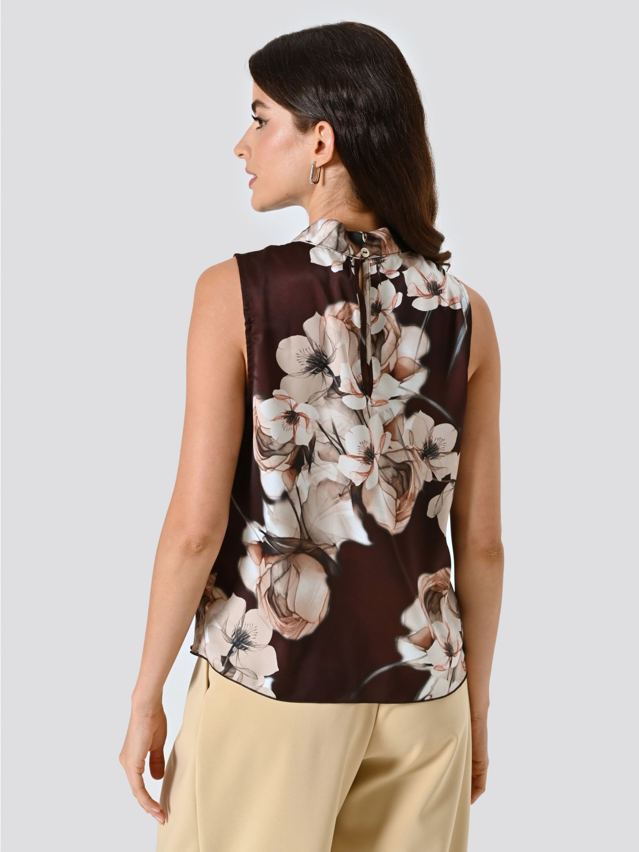 Top Marrone con Stampa Floreale det_3