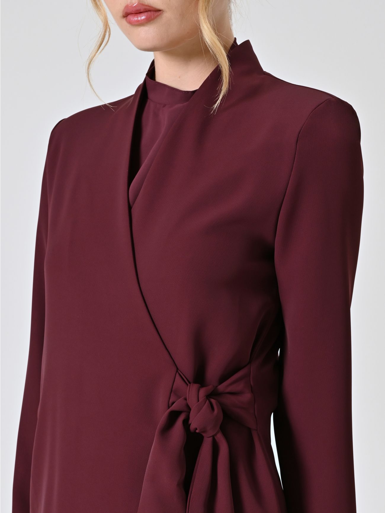 Jacke mit Schleife in Bordeaux aus Cady in_i5