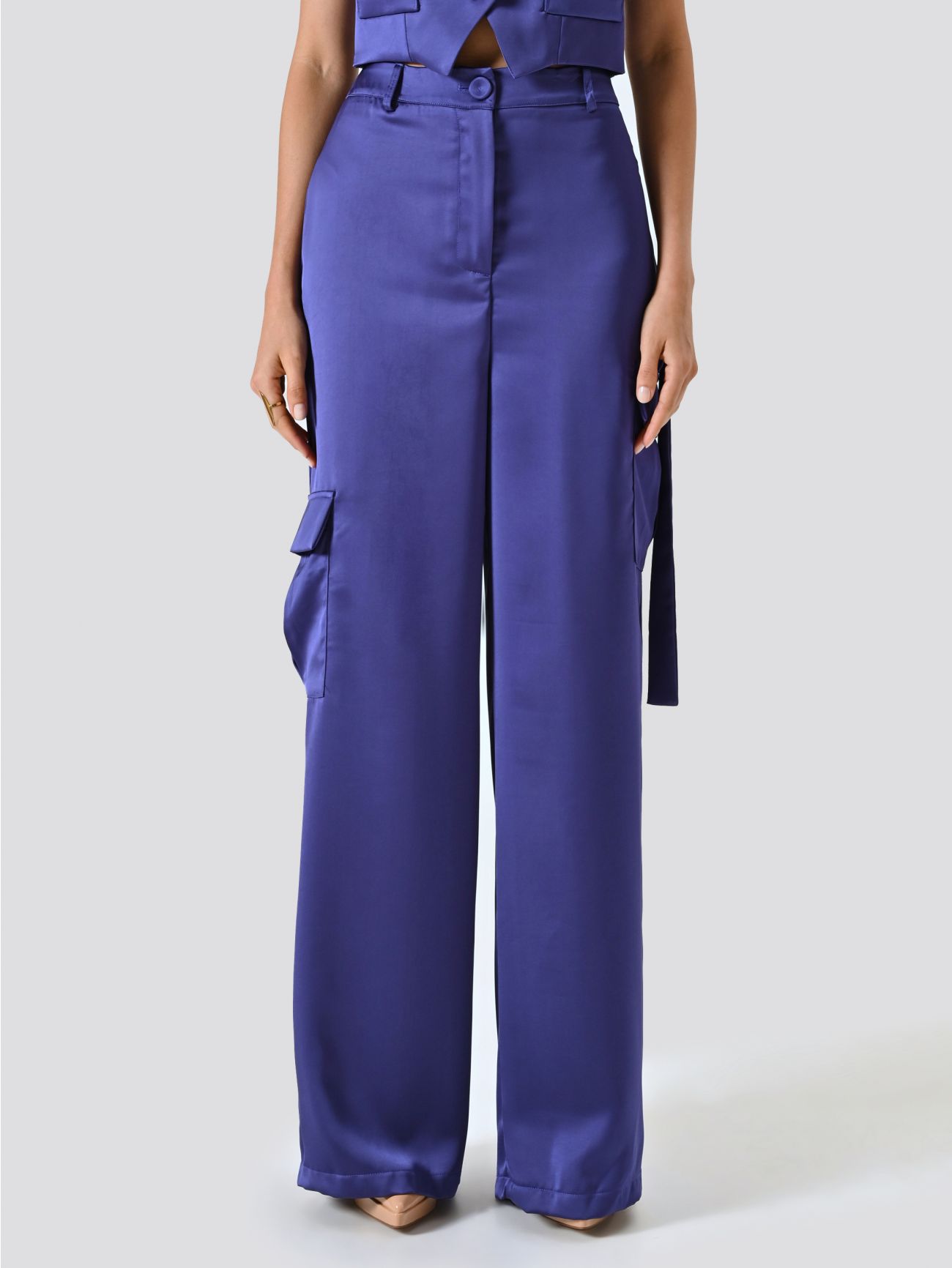 Pantalon cargo en satin violet det_2