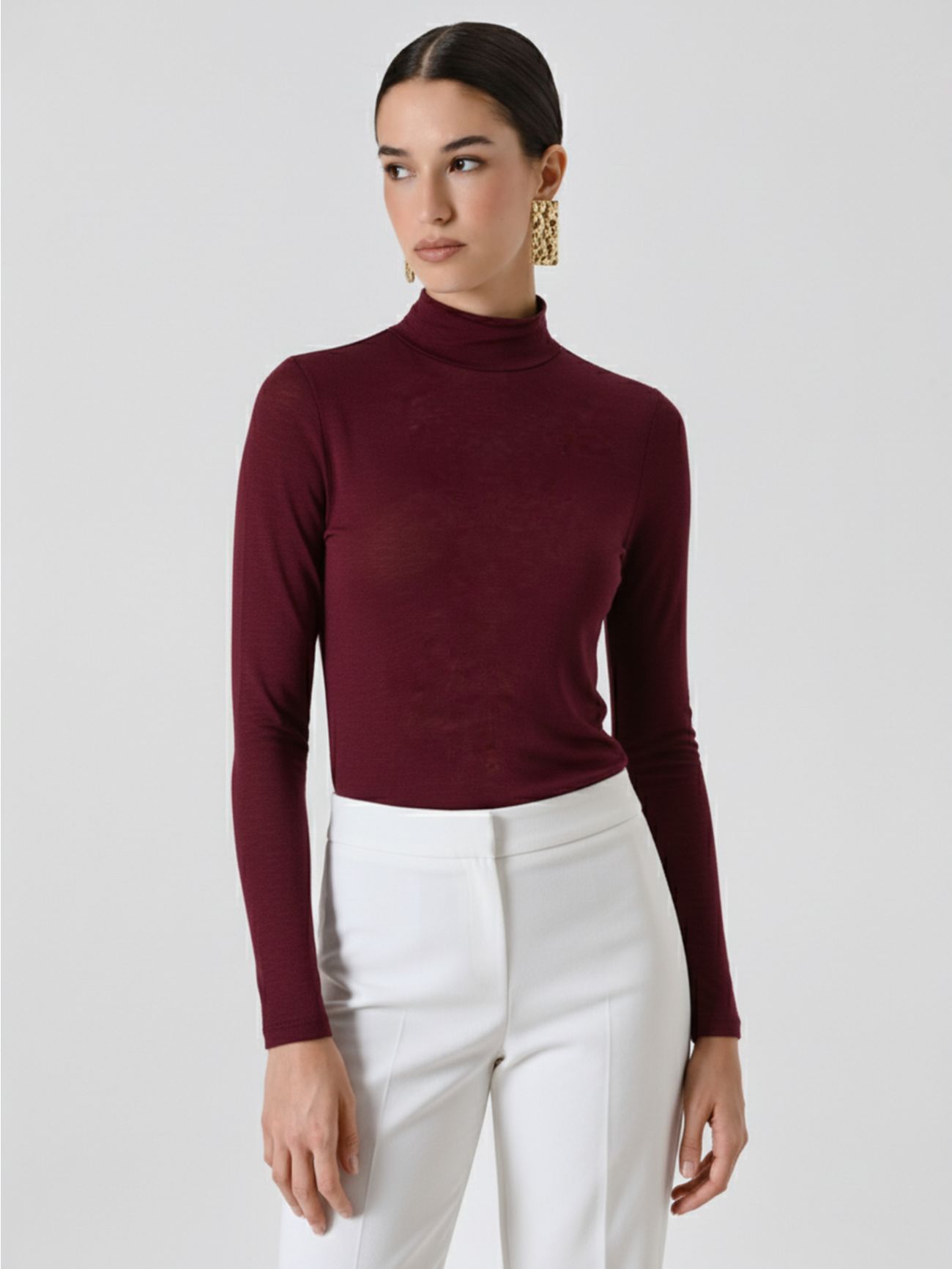 Lightweight Viscose and Cashmere Blend Sweater in Burgundy  Rinascimento