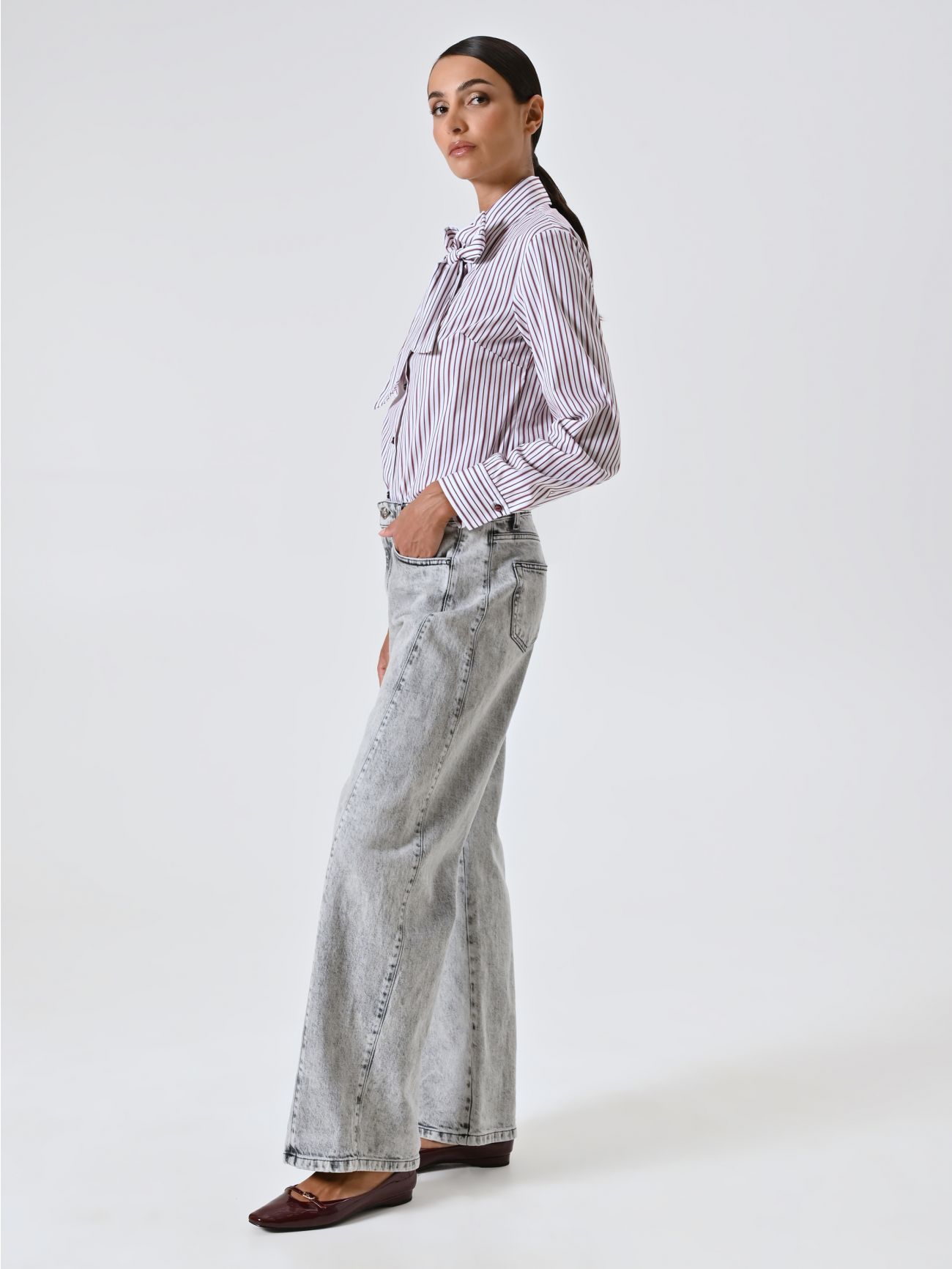 Grey Balloon Jeans in_i7