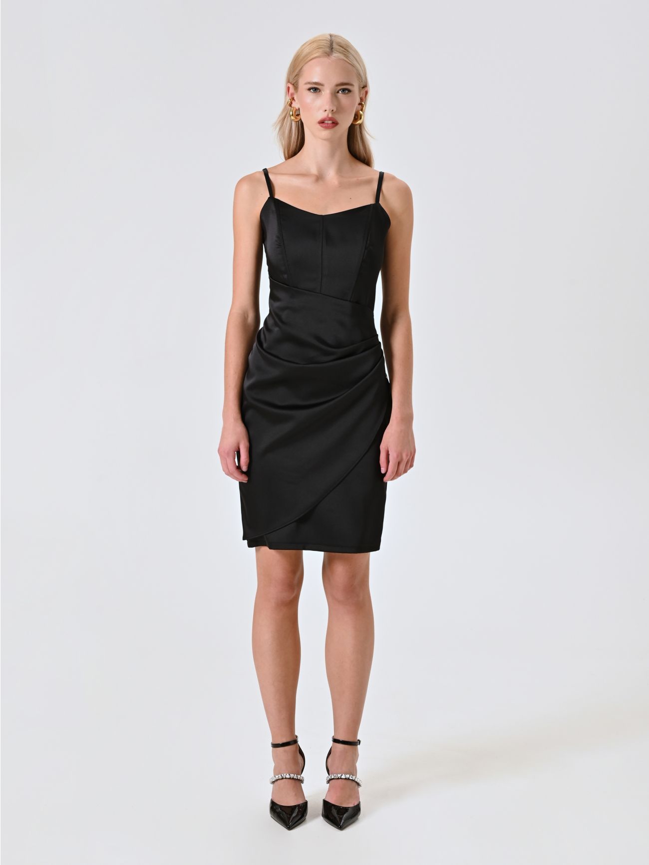 Etuikleid in Schwarz aus Satin det_1