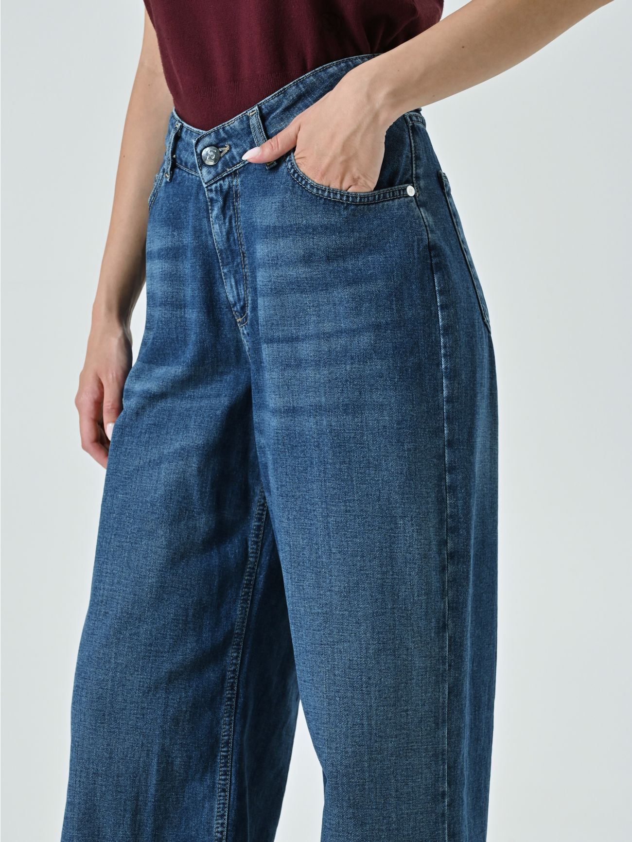 Relaxed-fit Jeans in_i5