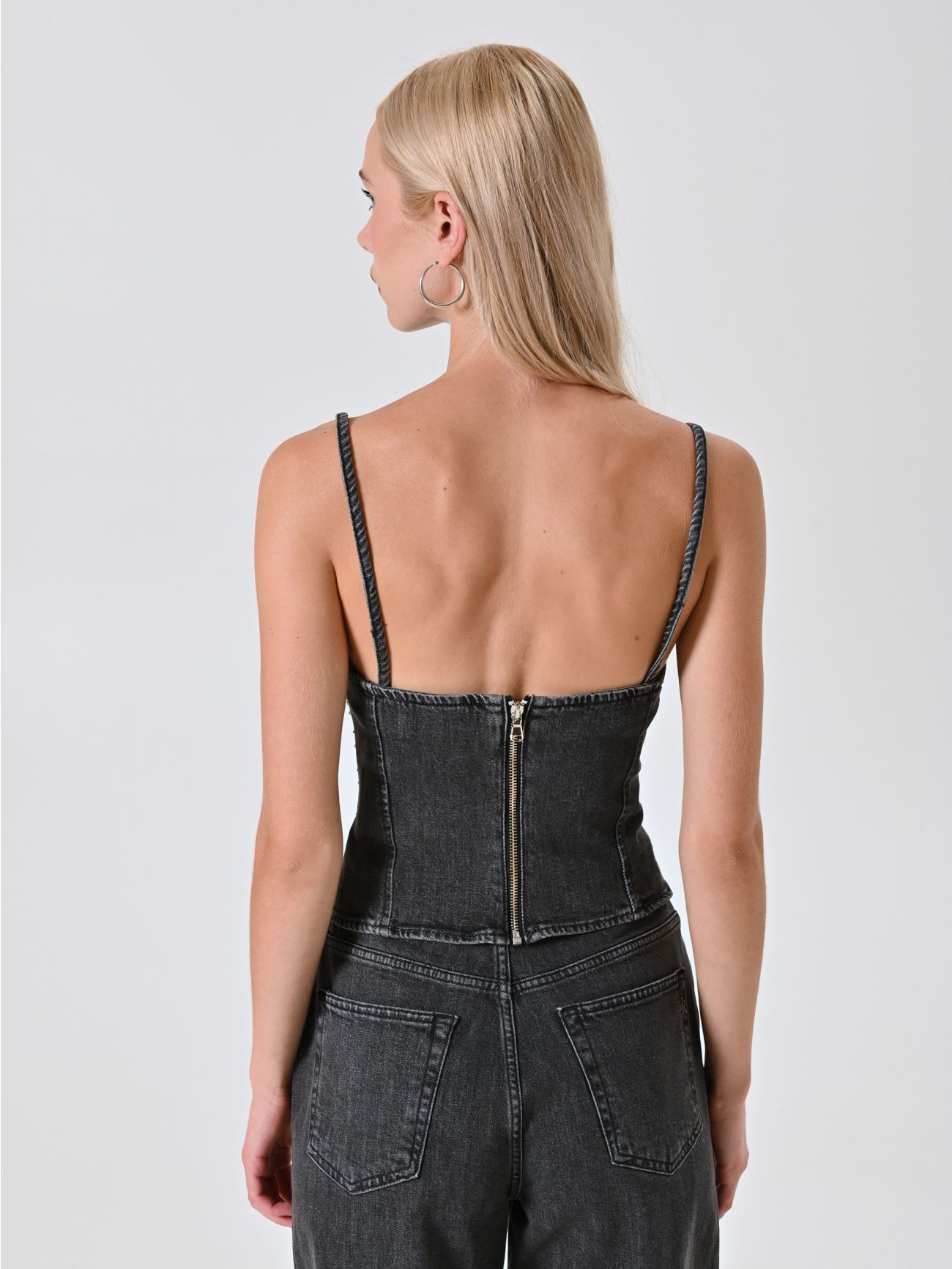 Top Grigio con Strass det_3