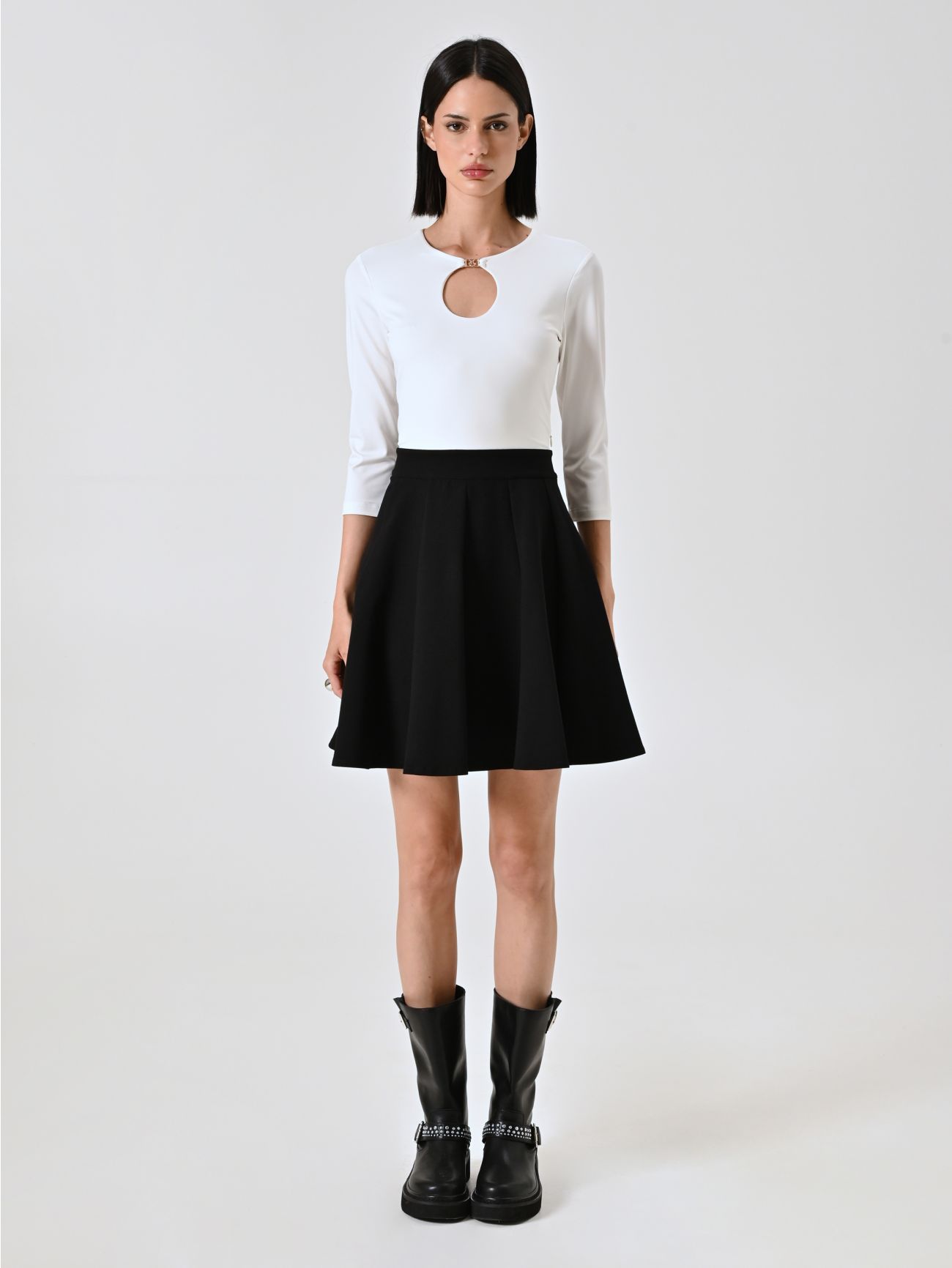 Zweifarbiges Kleid mit Tellerrock det_1