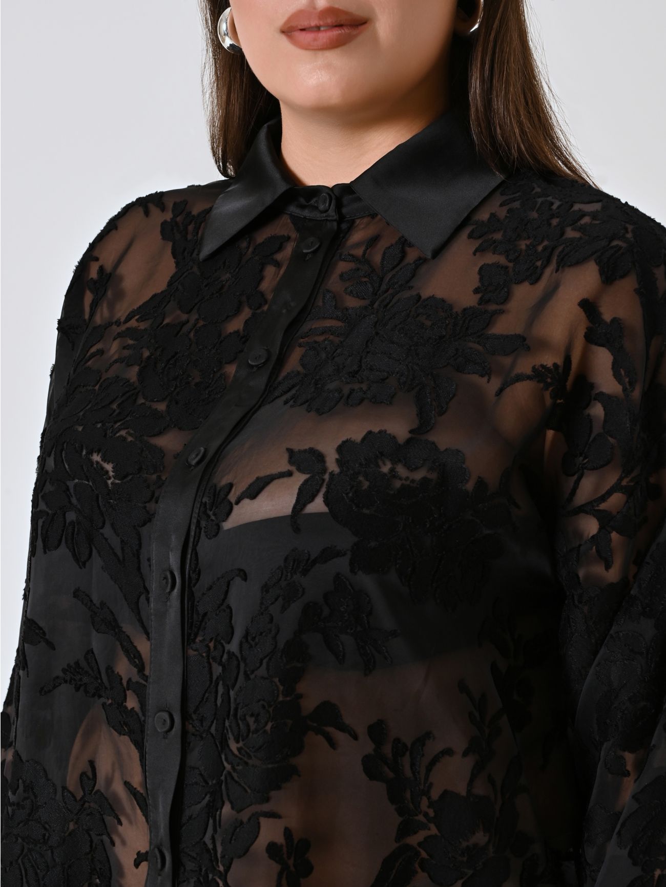 Black Curvy Shirt in Georgette Flower Embroidery in_i5