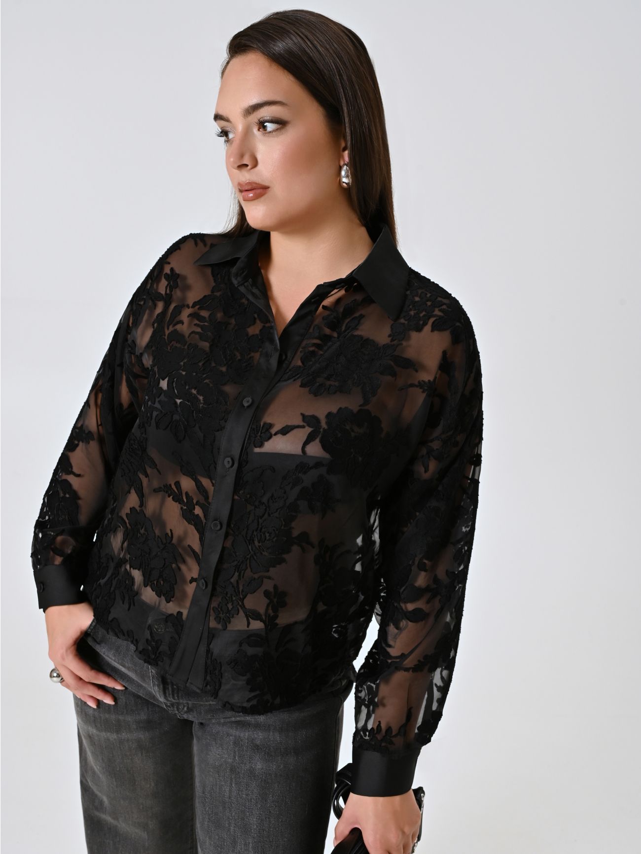 Black Curvy Shirt in Georgette Flower Embroidery Women's transparent shirt with floral embroidery. Button and buttonhole closure. Rinascimento