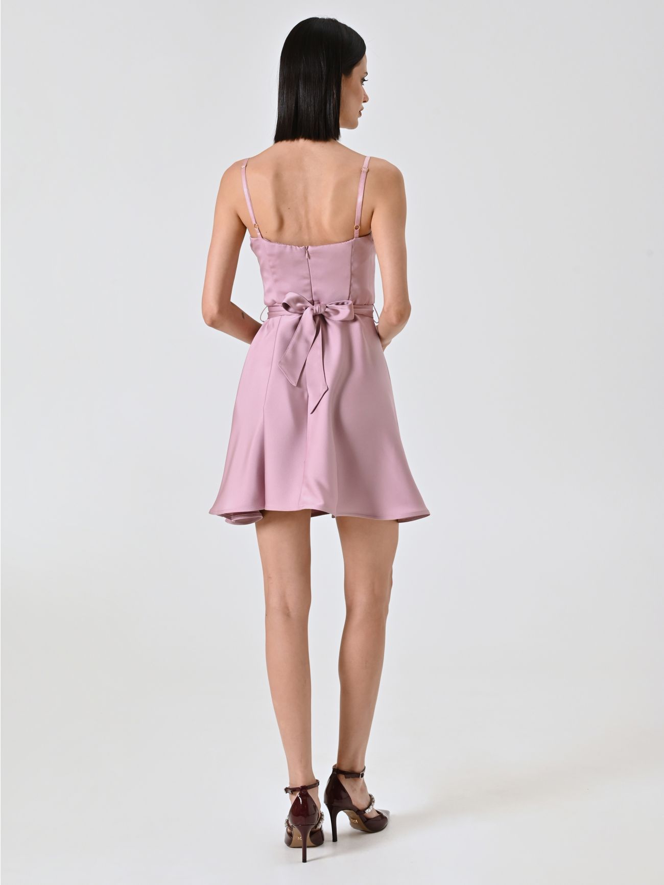 Kleid mit Tellerrock in Malve aus Satin det_3