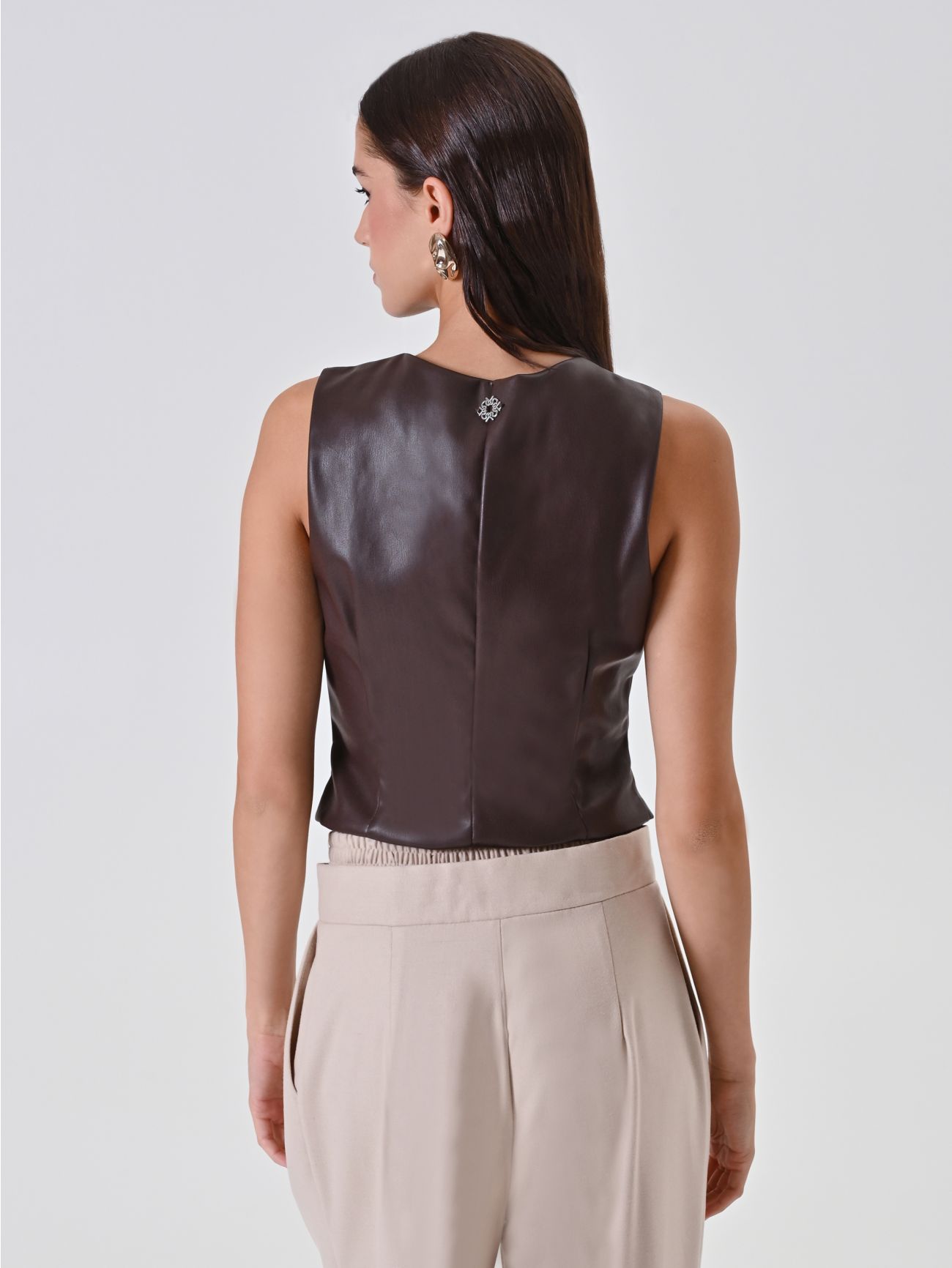 Chaleco de piel sintética marrón det_3