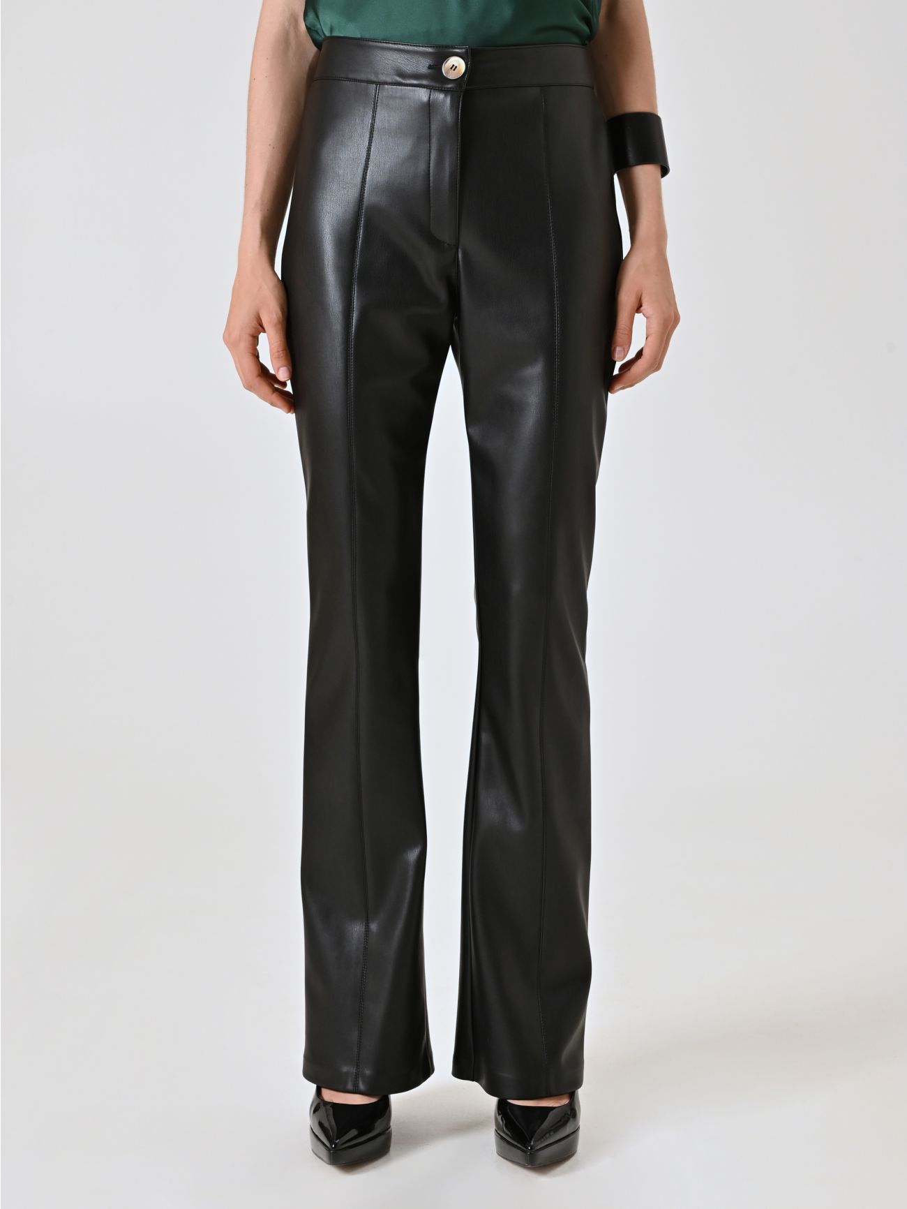 Pantalon en simili-cuir noir det_2