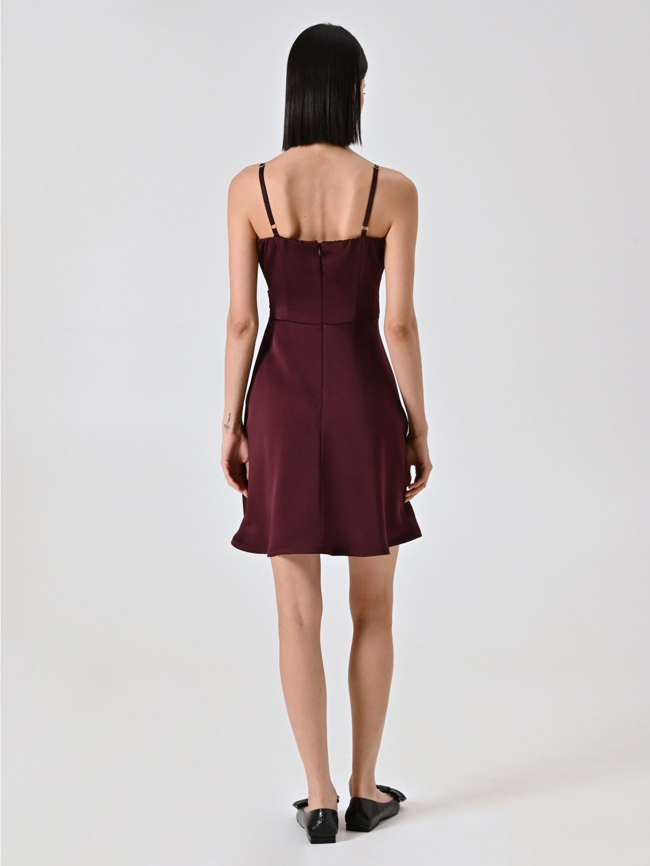 Kleid mit Tellerrock in Bordeaux det_3