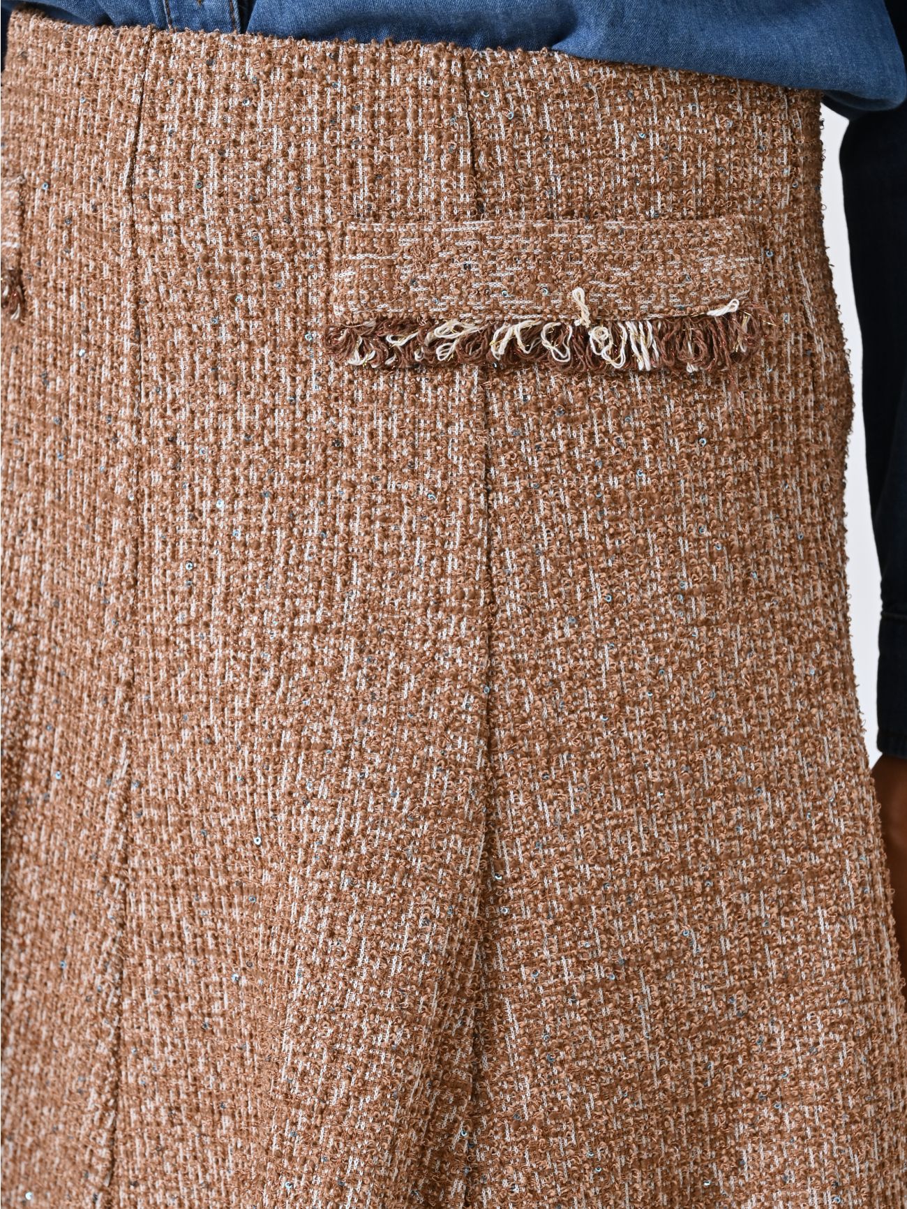 Rock aus Tweed mit Pailletten in_i5