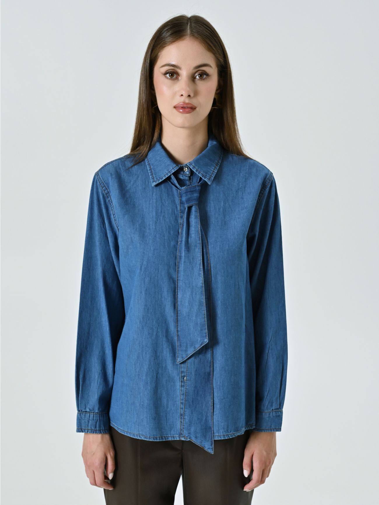 Hemd aus Denim mit abnehmbarer Schleife det_2