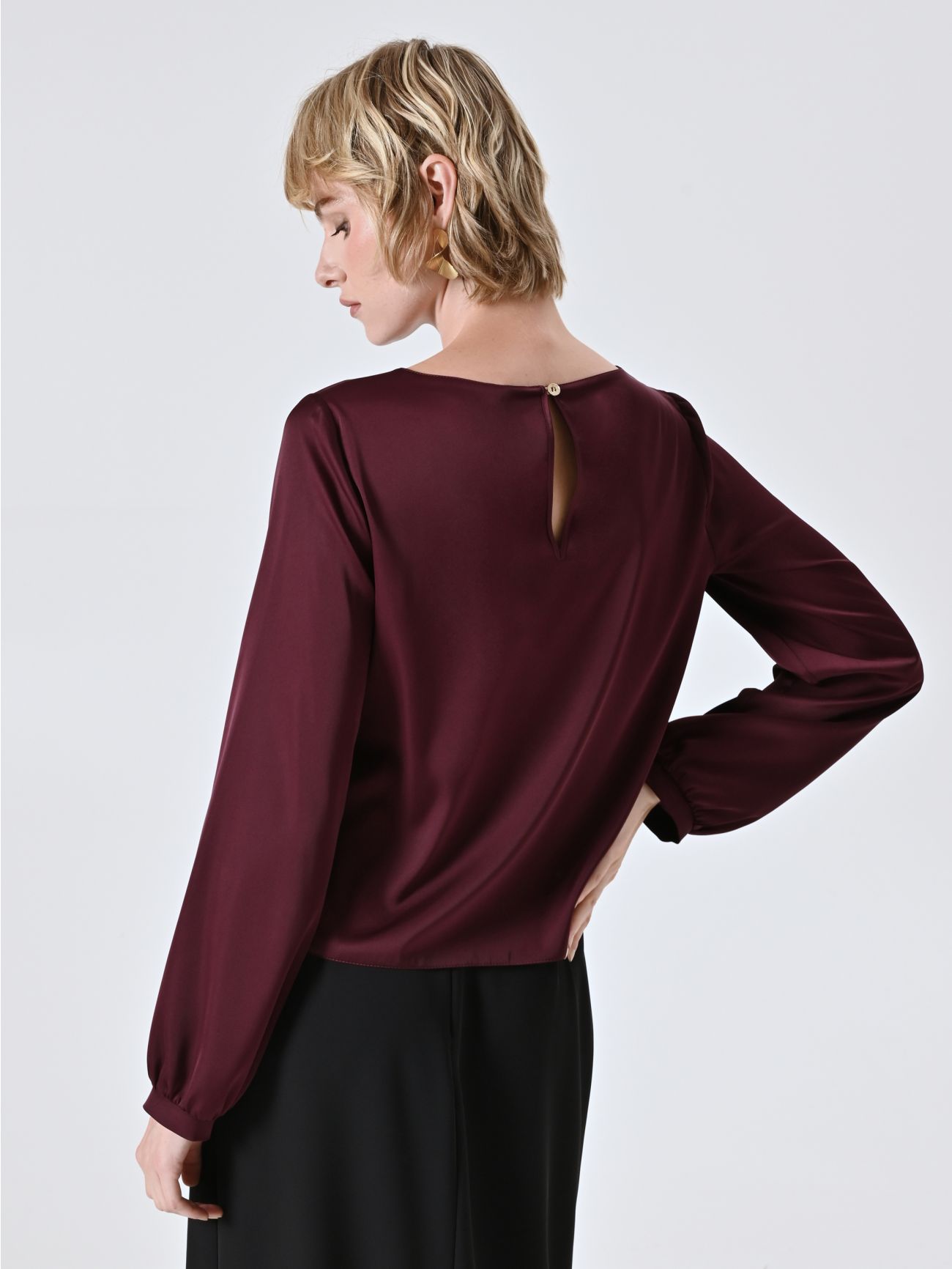 Blusa in Raso Bordeaux det_3