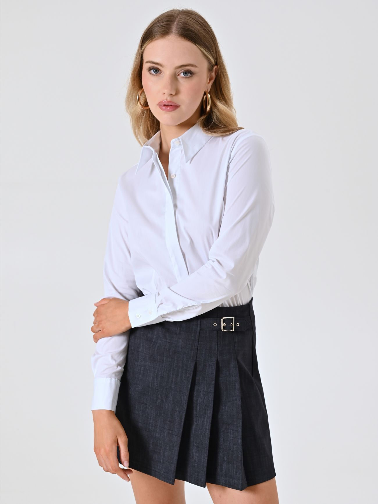 Klassische Bluse in Weiß in_i7