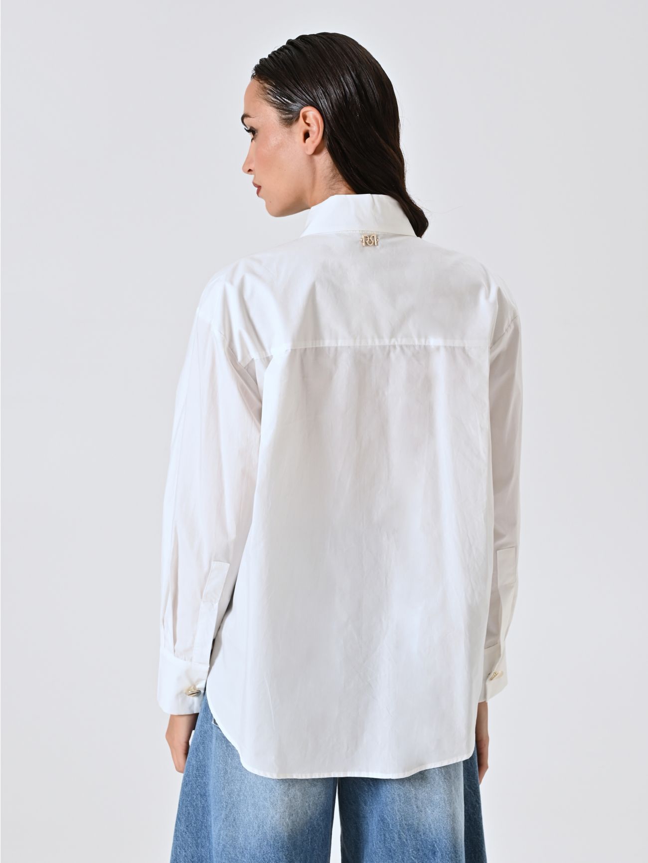 Oversized White Shirt with Jewel Buttons det_3