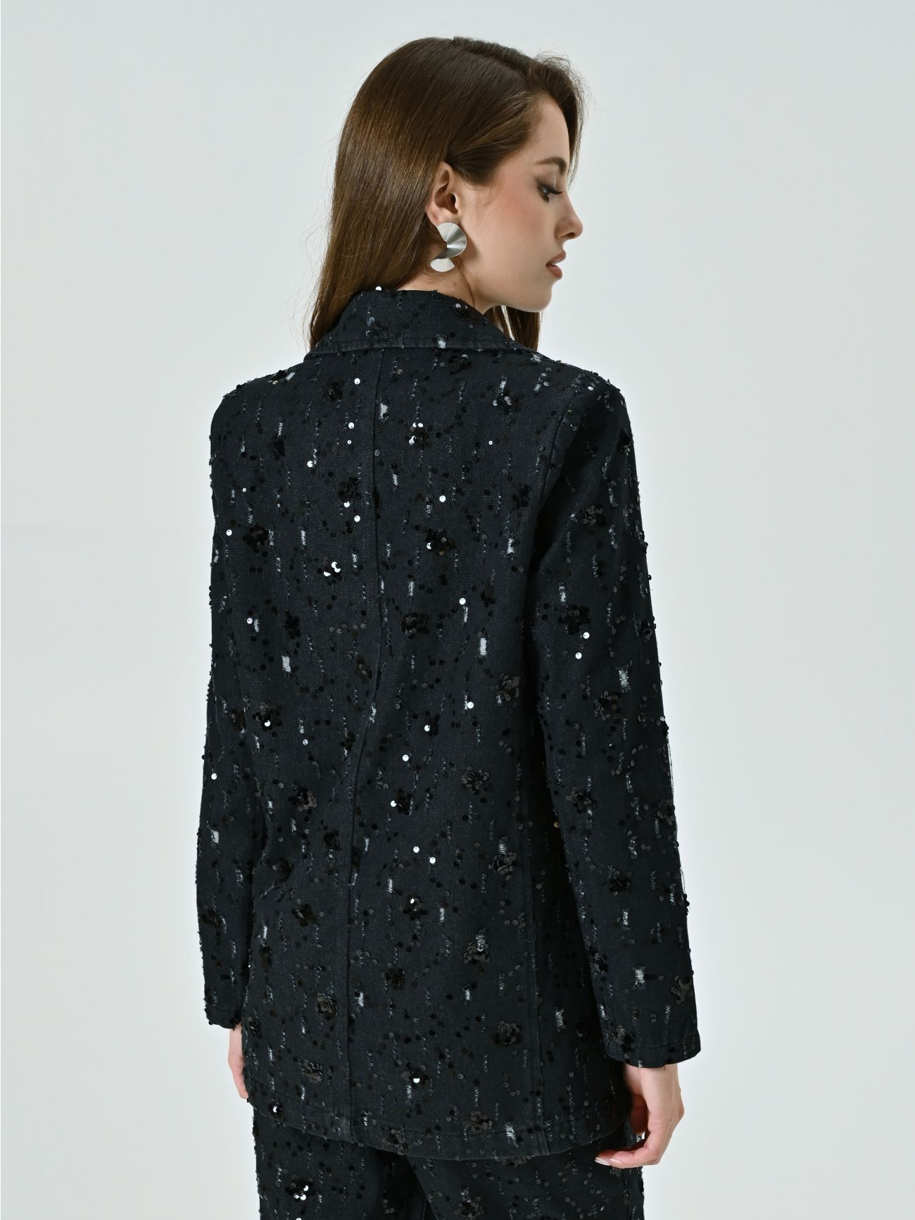 Denim Jacket Embellished with Sequins det_3