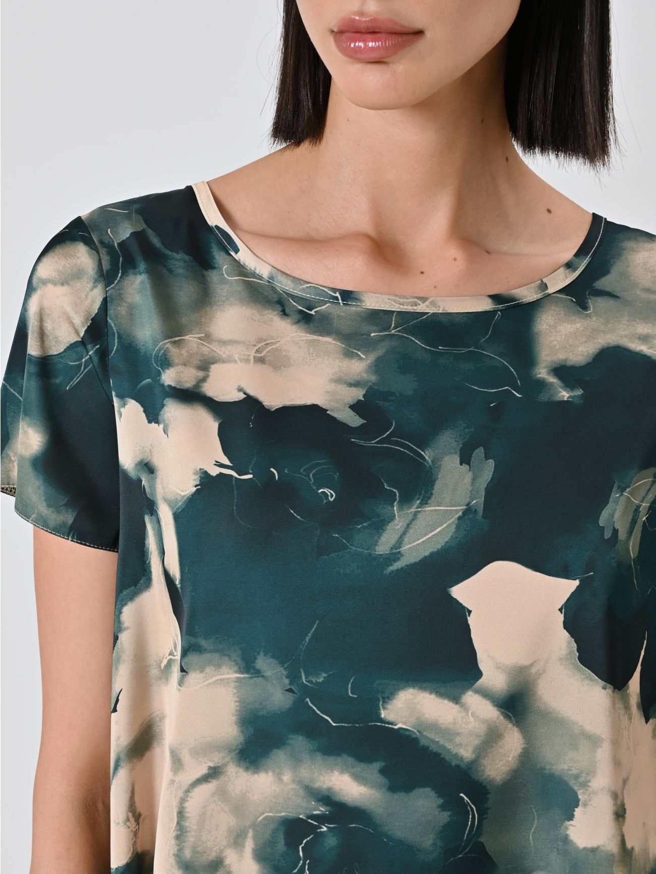 Bluse mit abstraktem Muster in_i5