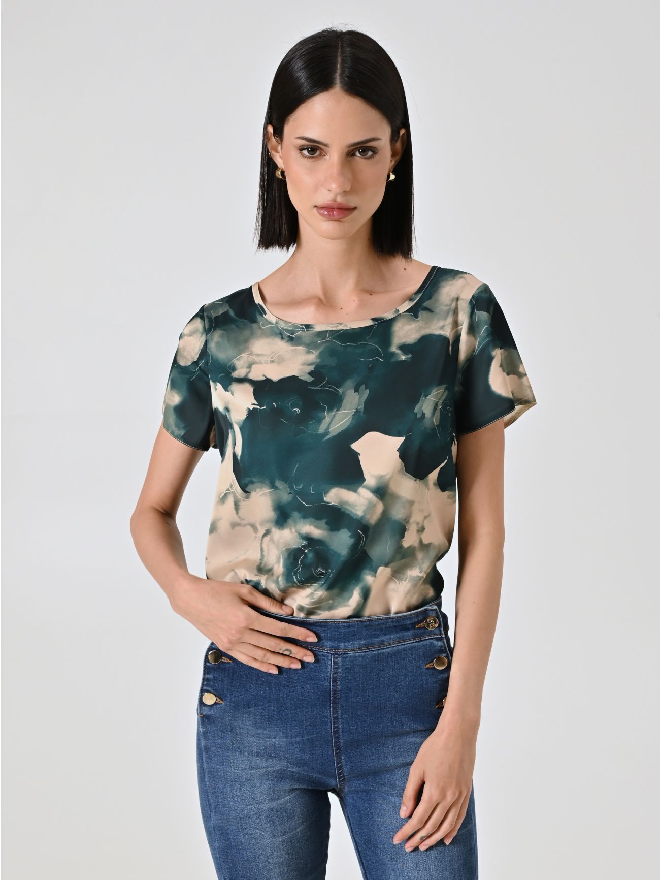Bluse mit abstraktem Muster in_i7