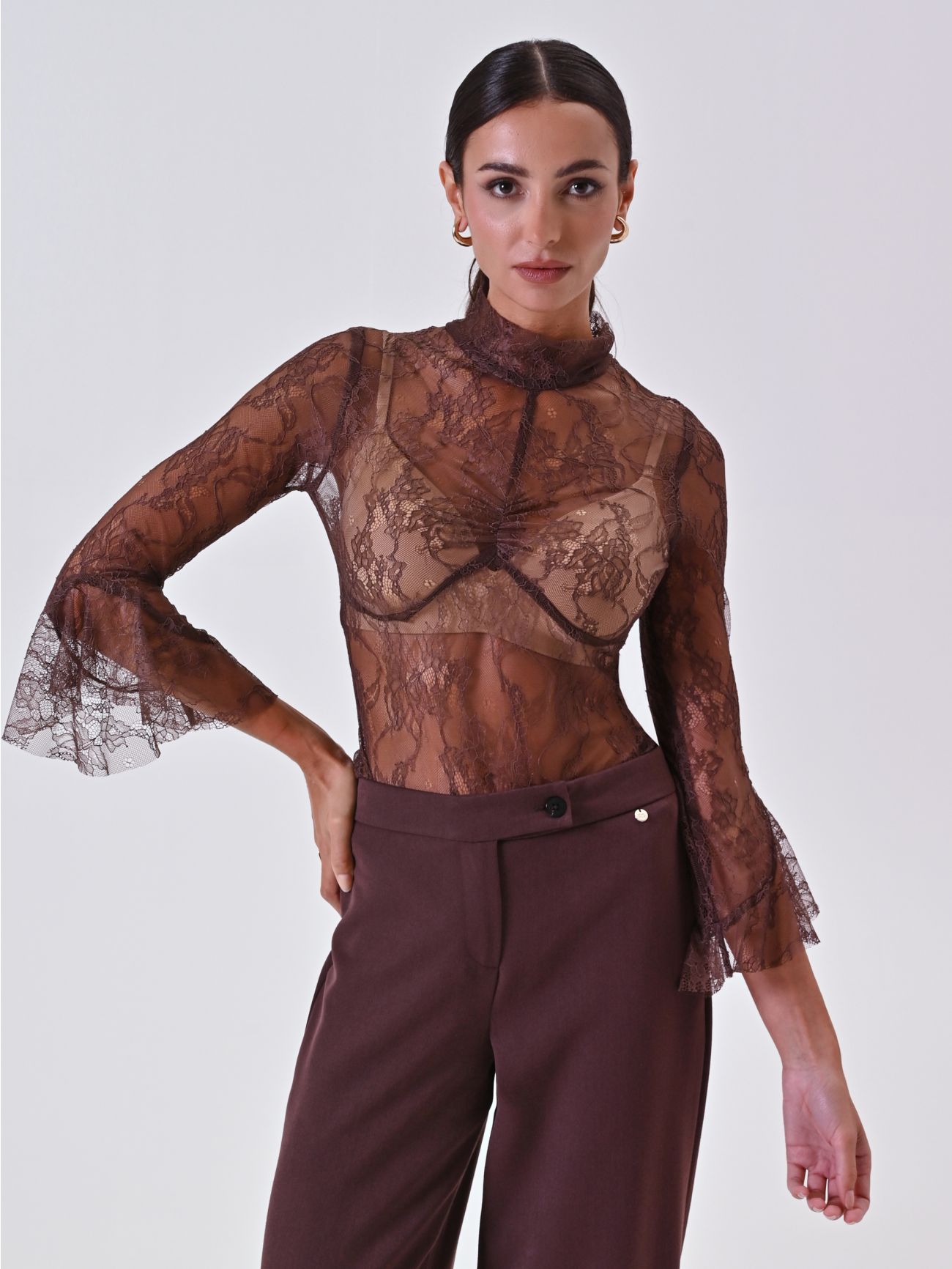 Pull en dentelle marron in_i7