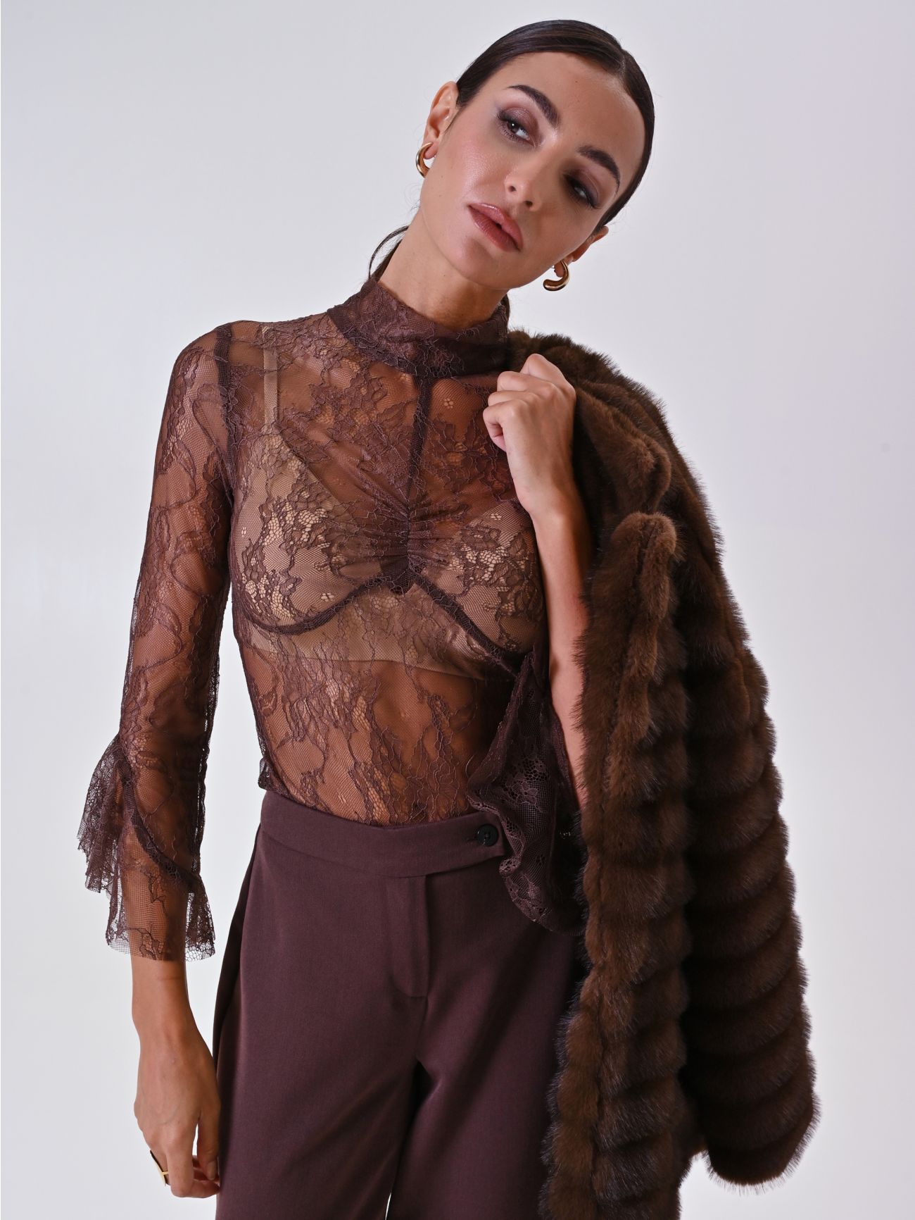 Pull en dentelle marron sp_e1