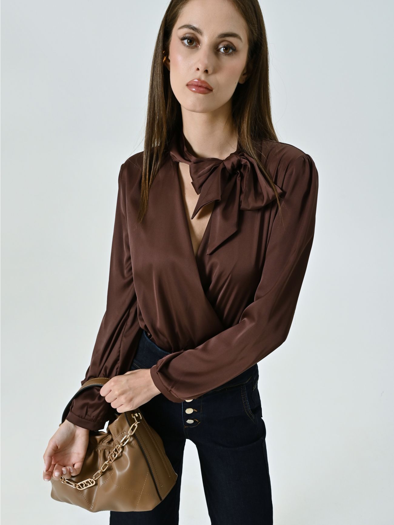 Body-Bluse mit Schleife in Schokoladenbraun  Rinascimento