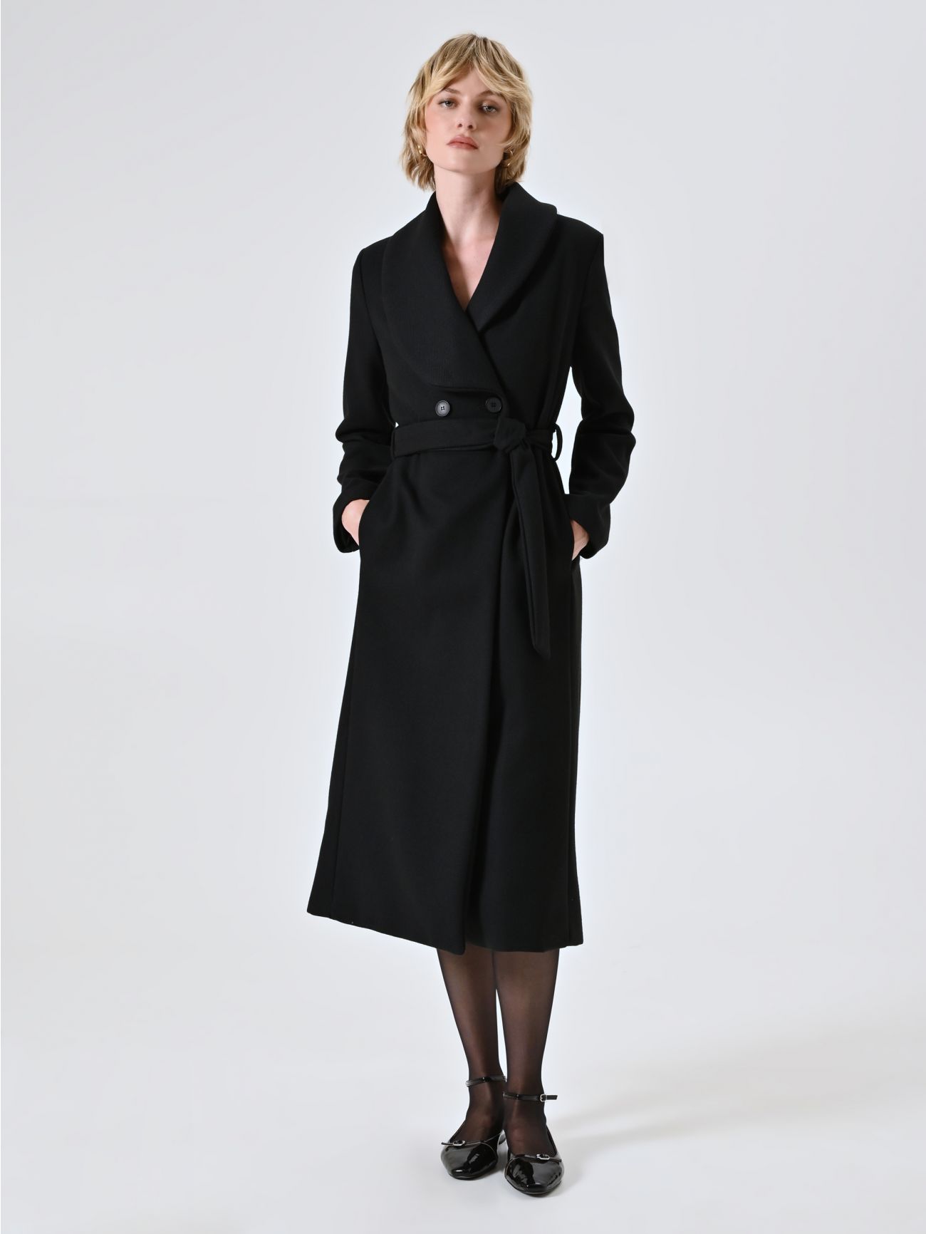 Cappotto Nero Doppiopetto Lungo con Rever Ampio in_i7