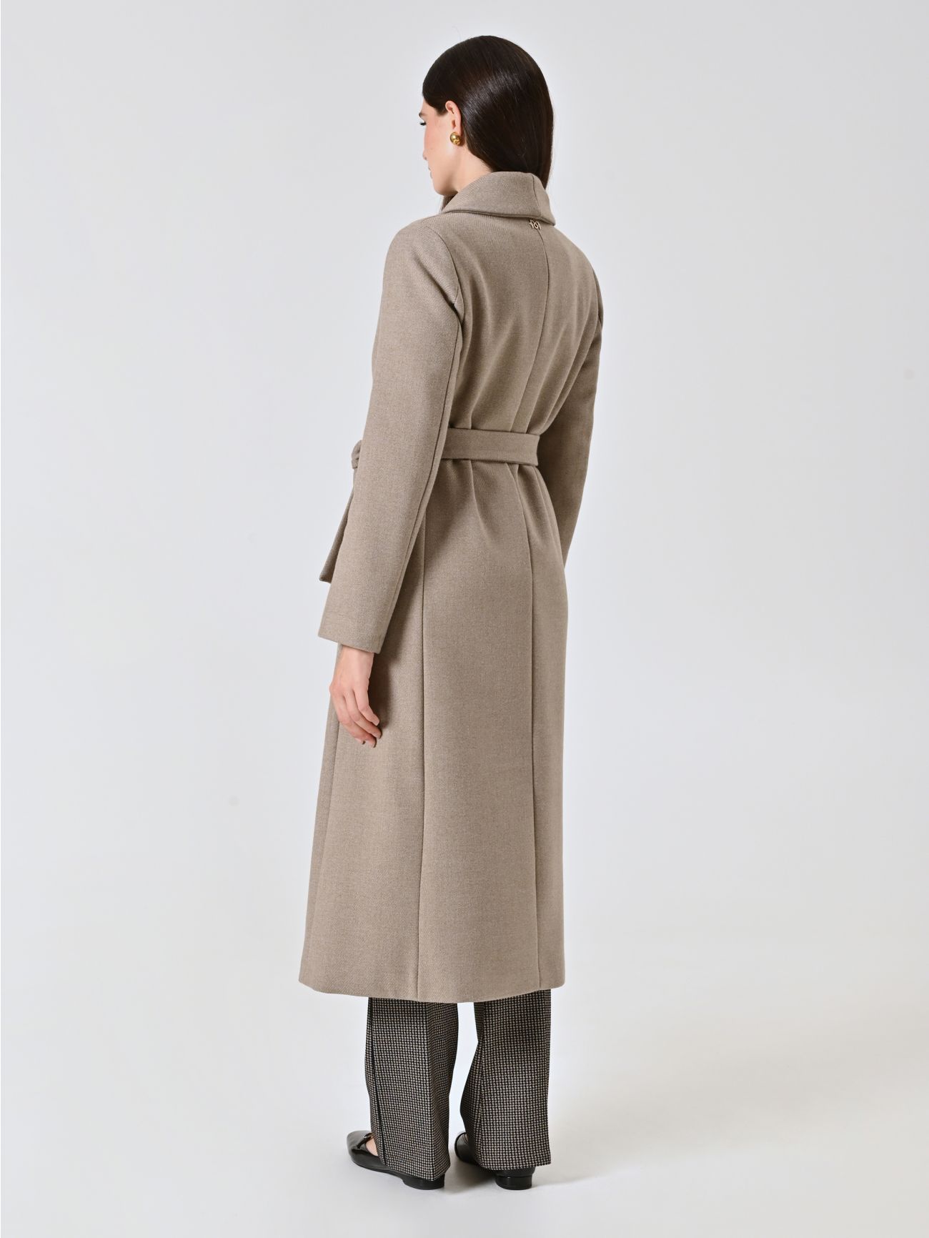 Beige Long Double-Breasted Coat with Wide Lapel det_3