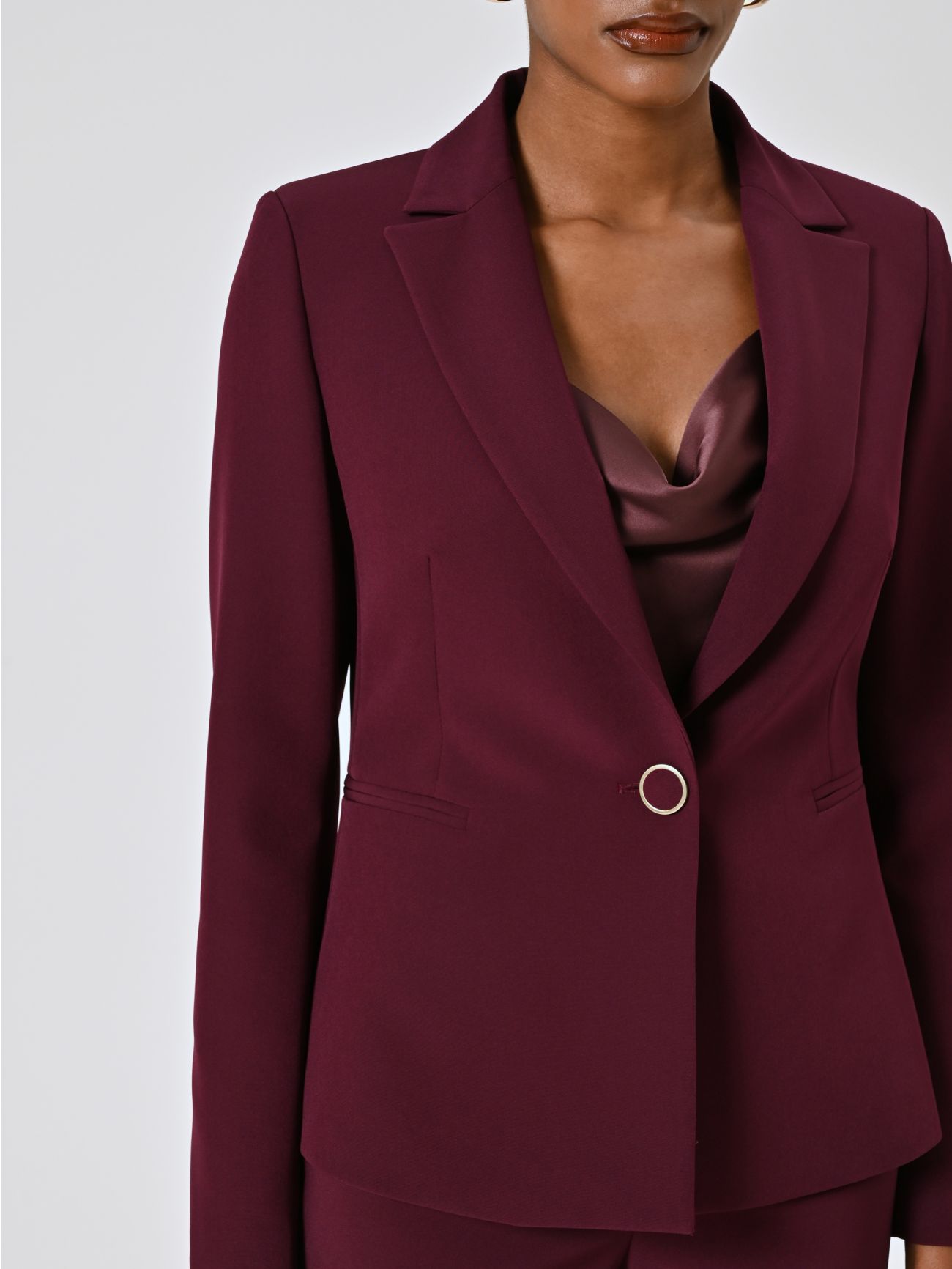 Chaqueta de botonadura sencilla en tejido técnico burdeos in_i5