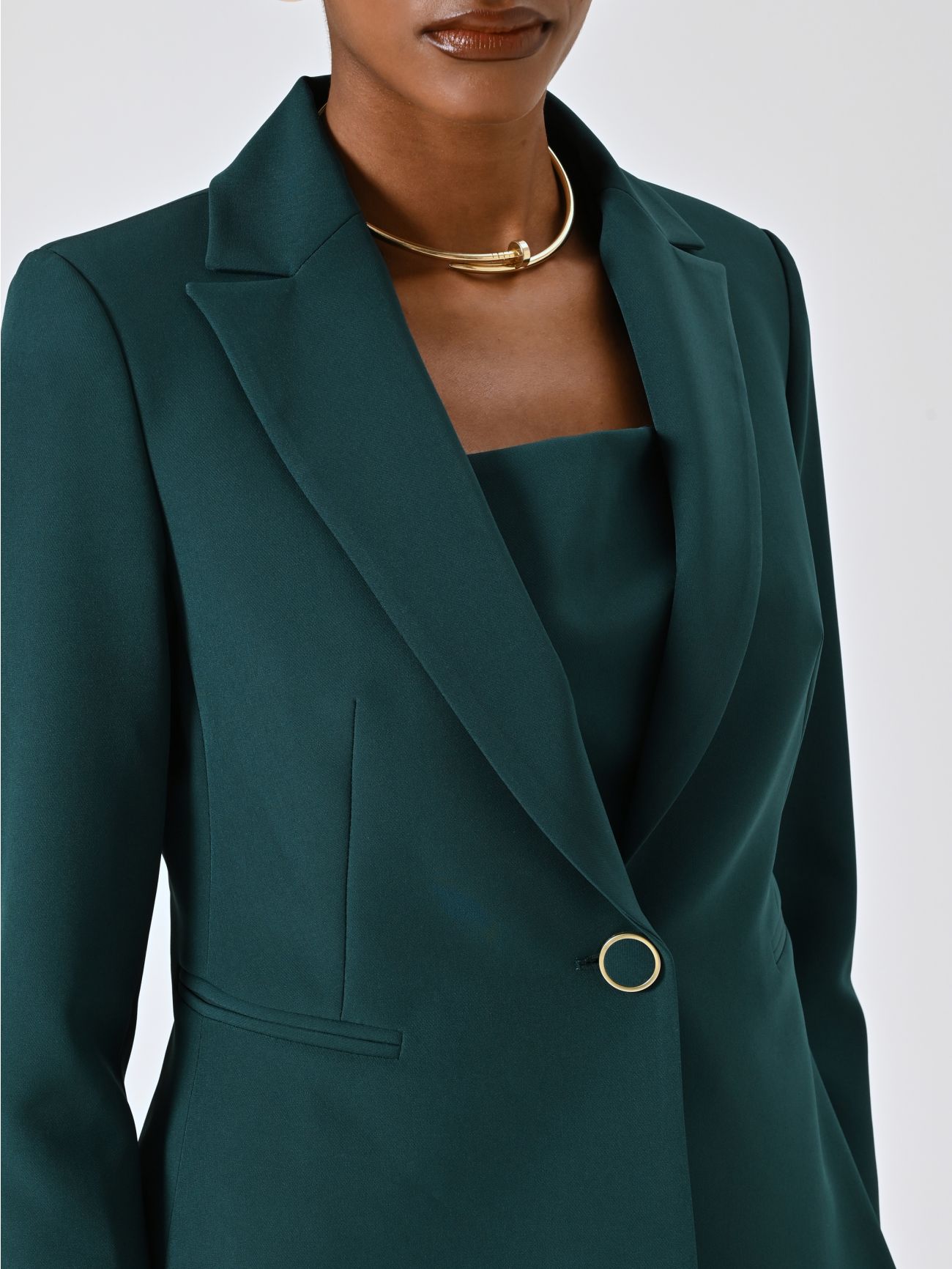 Chaqueta de botonadura sencilla en tejido técnico verde in_i5