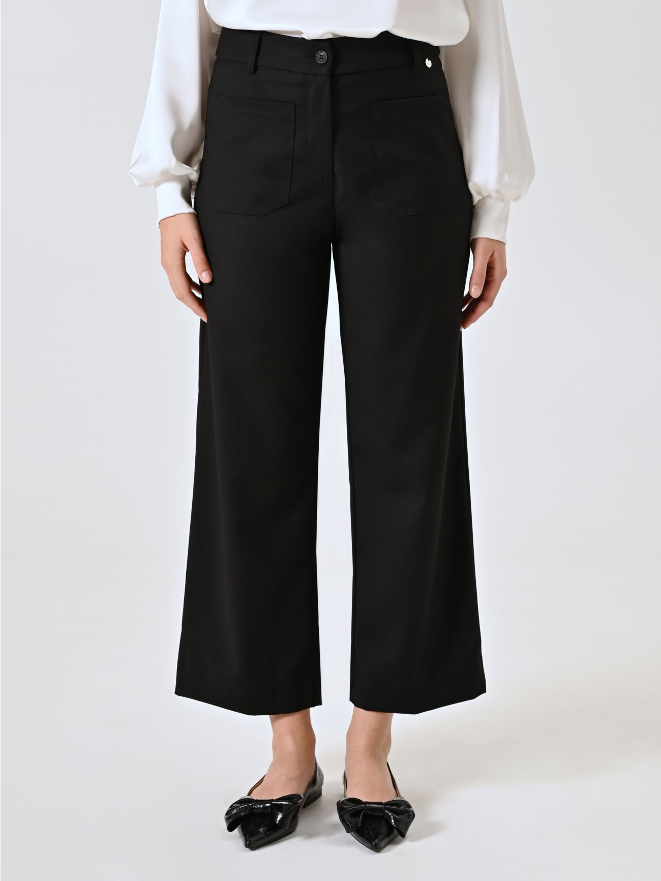 Black Trousers with Patch Pockets det_2