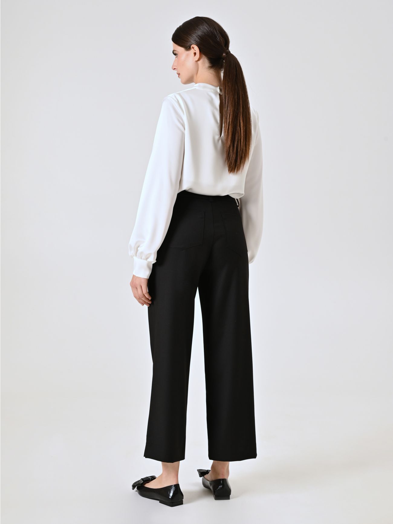 Black Trousers with Patch Pockets det_3
