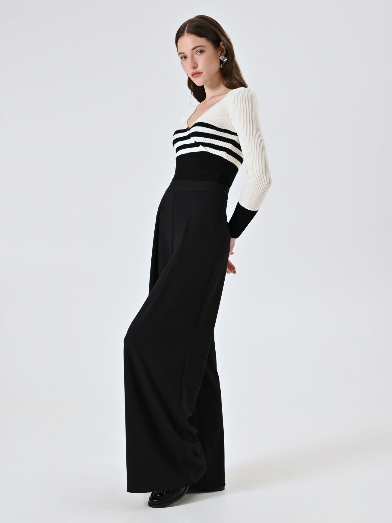 Black Scuba Crepe Trousers with Darts in_i7