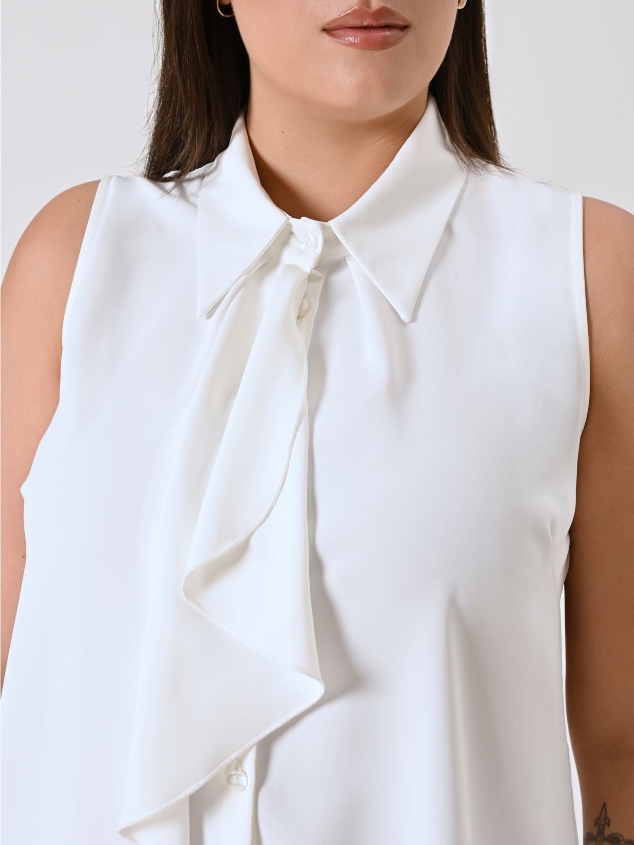 Top curvy blanco con volantes in_i5