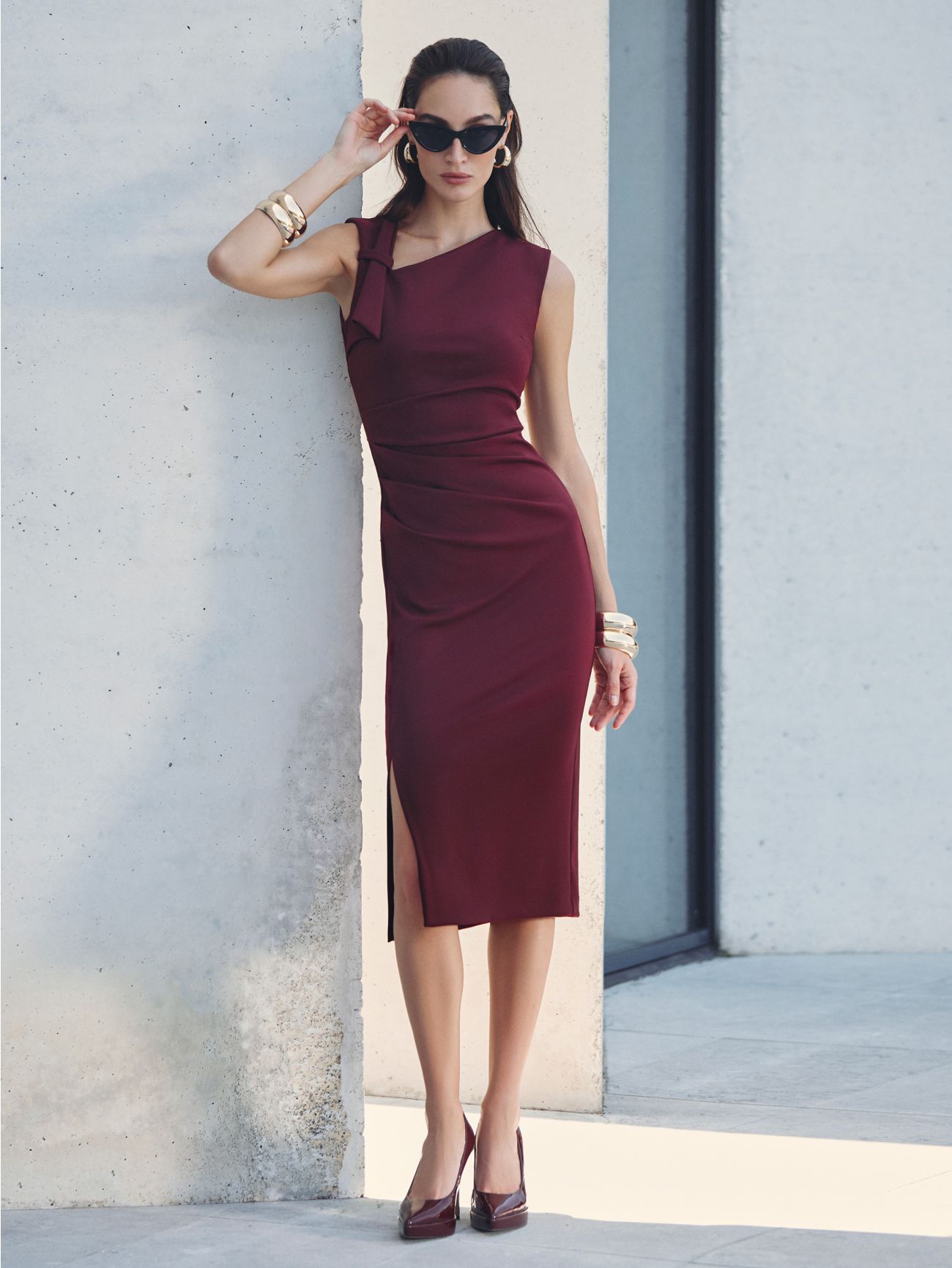 Vestido de tubo midi en punto milano burdeos con lazo sp_e1