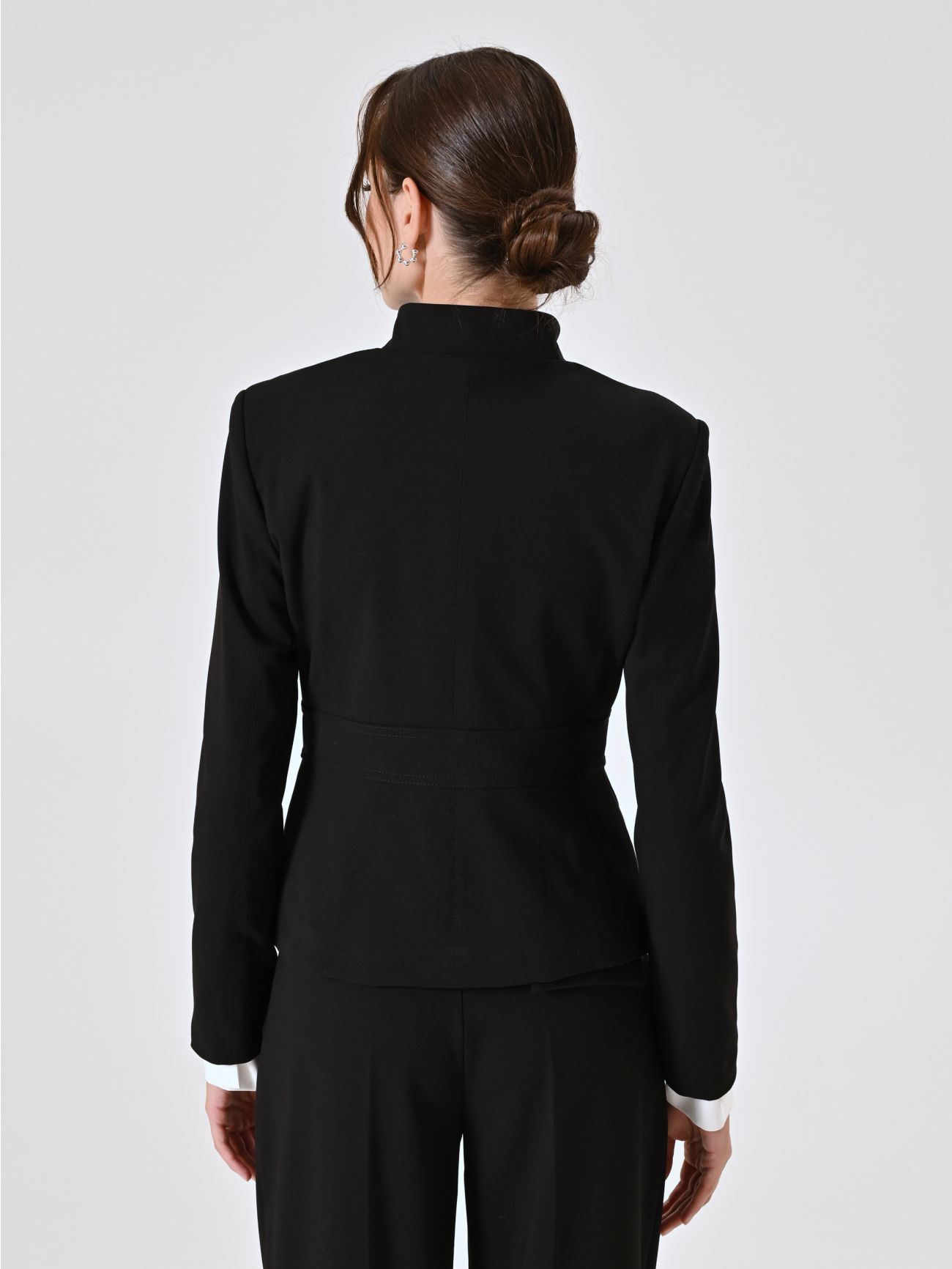 Giacca Nera con Utility Pockets  det_3
