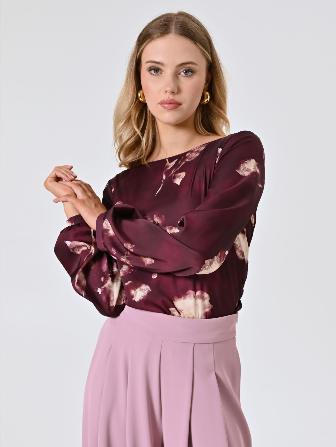 Burgundy Floral Blouse in_i7