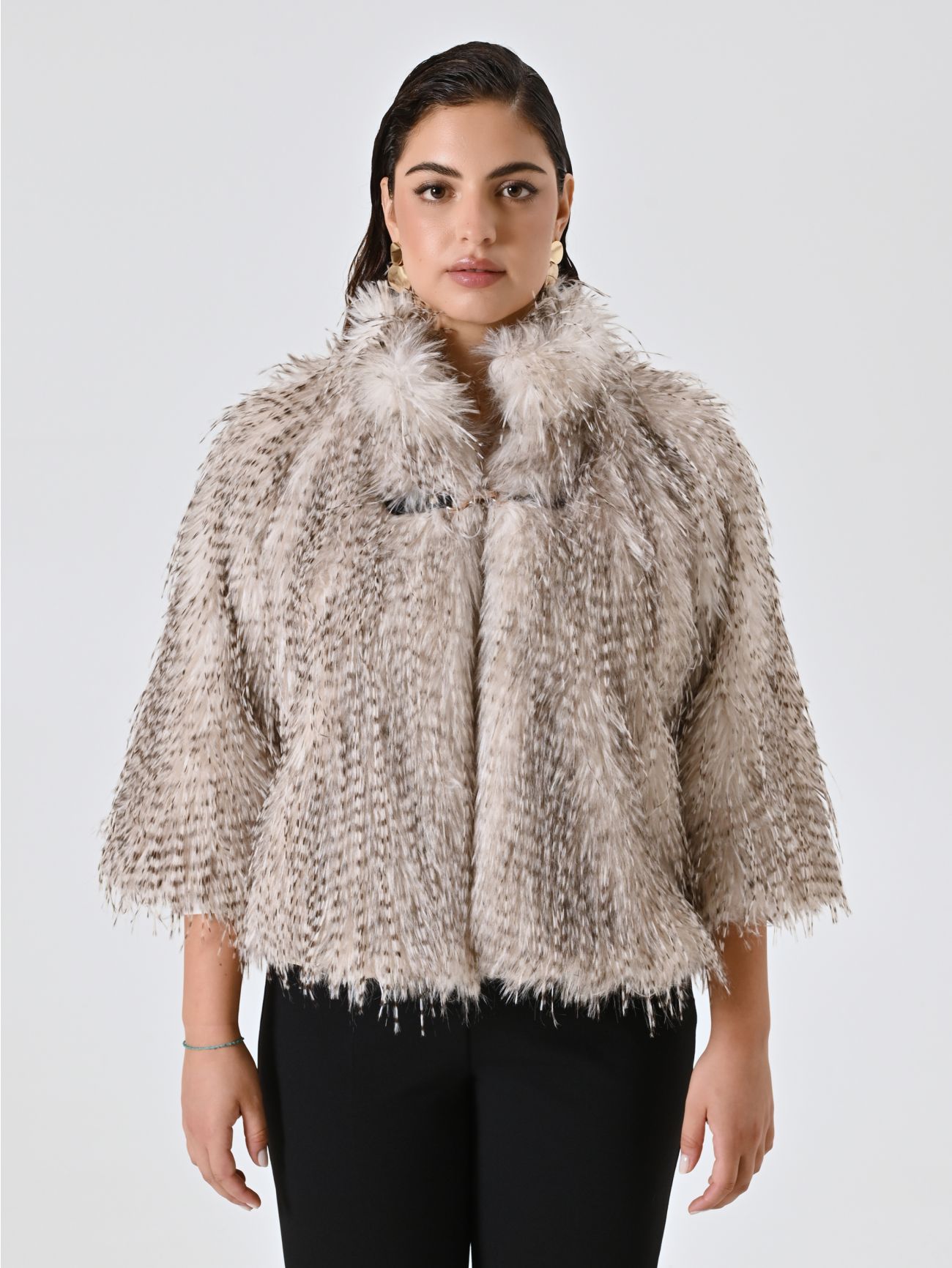Curvy Faux Fur Jacket det_2