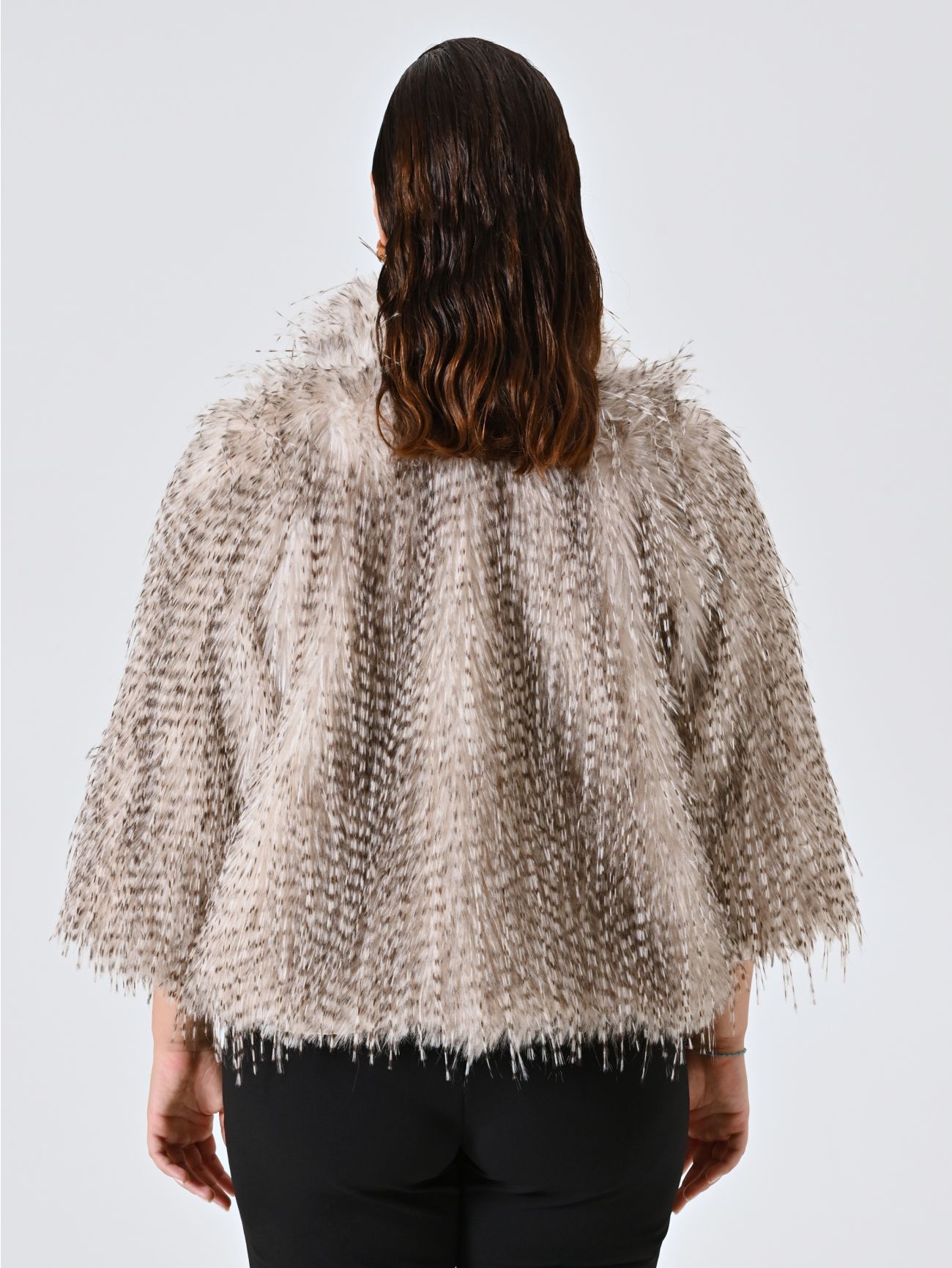 Curvy Faux Fur Jacket det_3