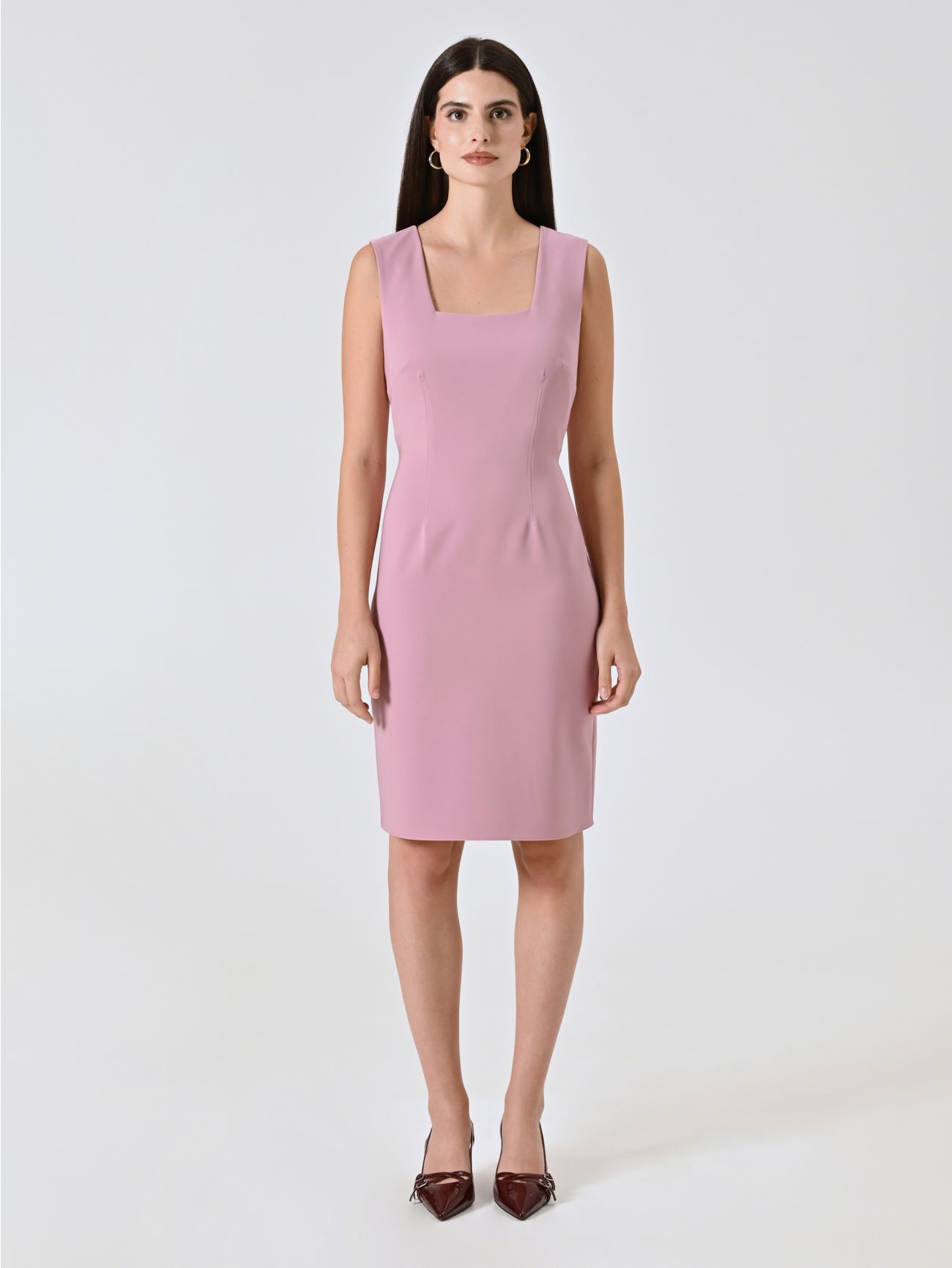 Vestido de tubo con escote cuadrado det_1