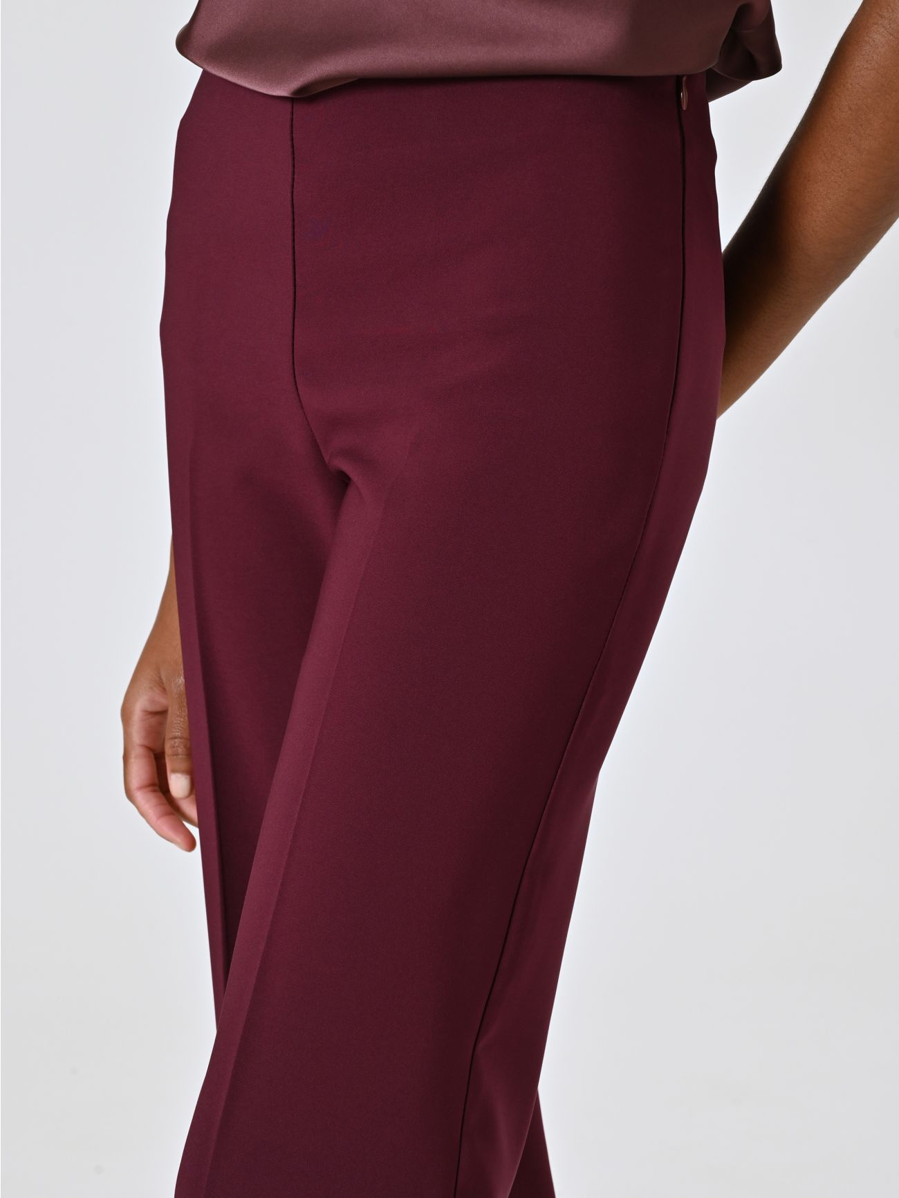 Pantalon palazzo bordeaux en tissu technique in_i5