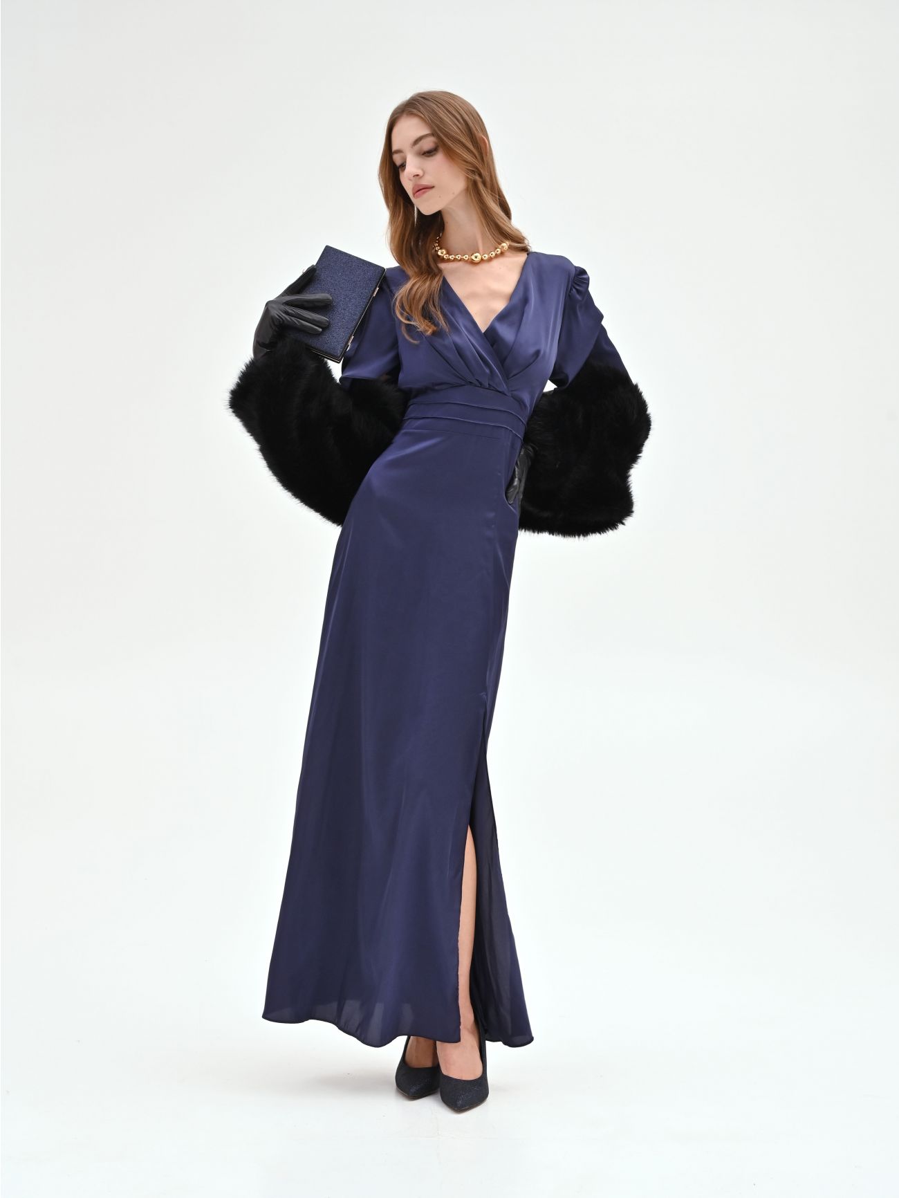 Abito Lungo in Raso Blu con Maniche Ampie  Rinascimento