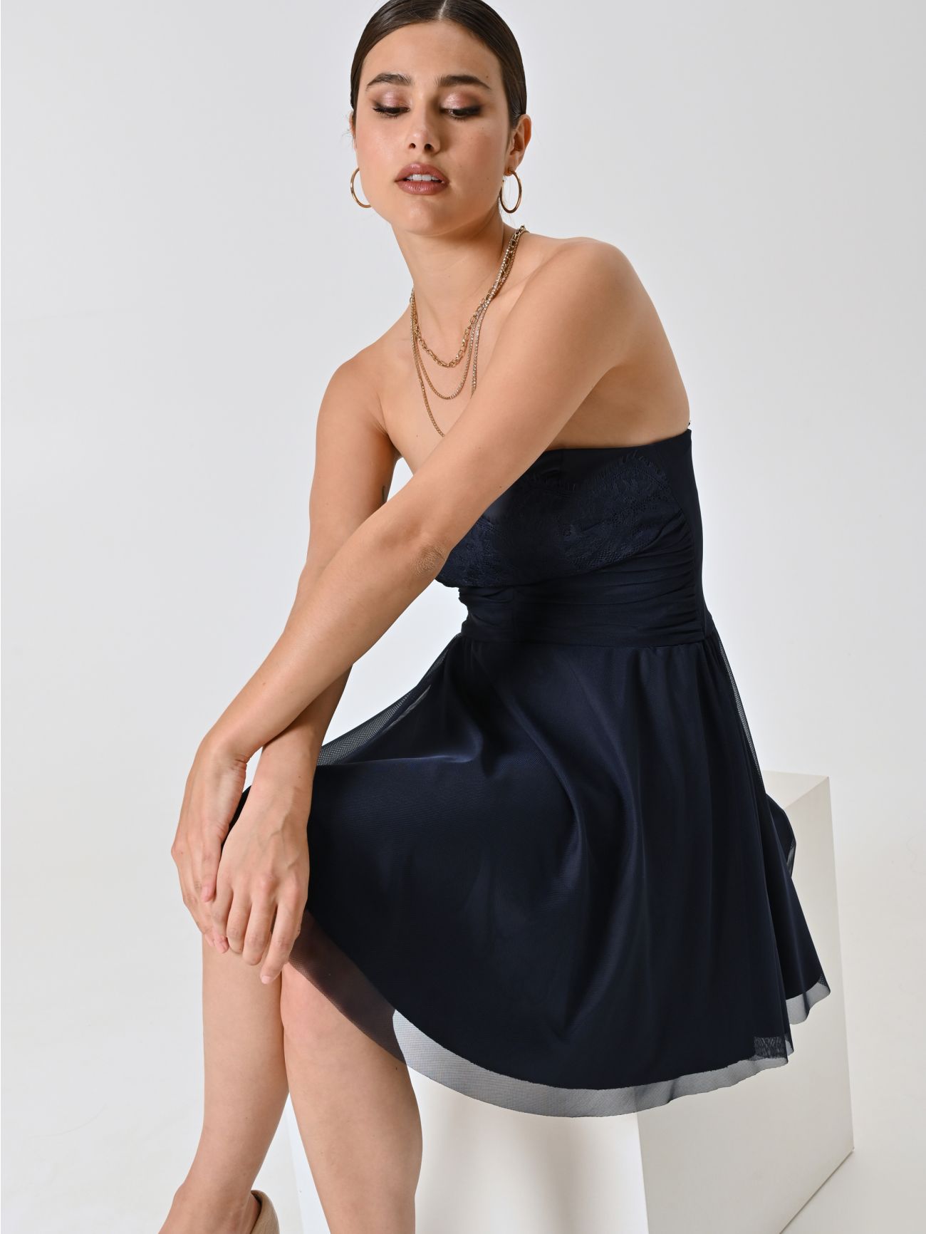 Kurzes Kleid mit Tellerrock in Marineblau sp_e1