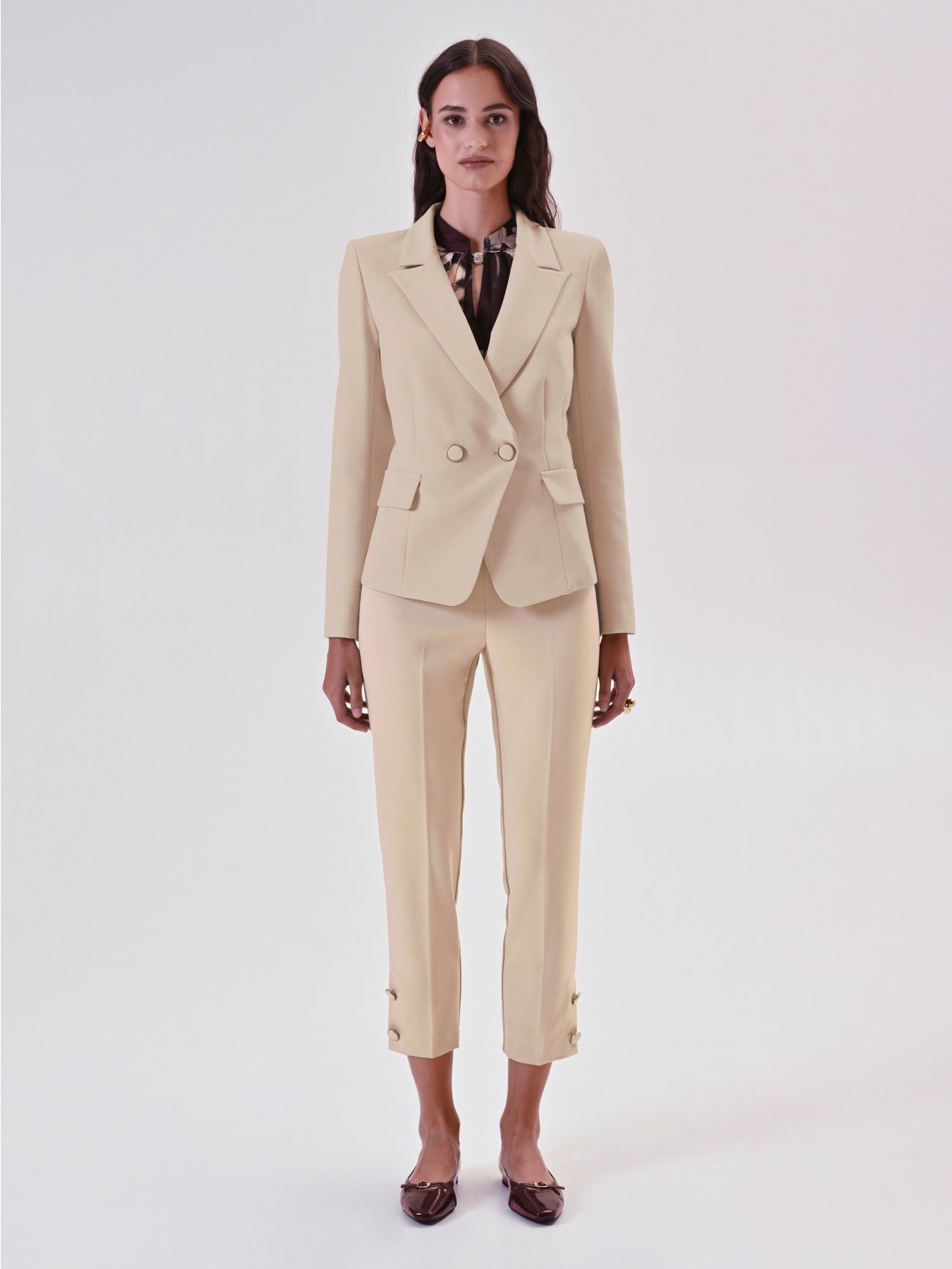 Zweireihige Jacke in hellem Beige det_1